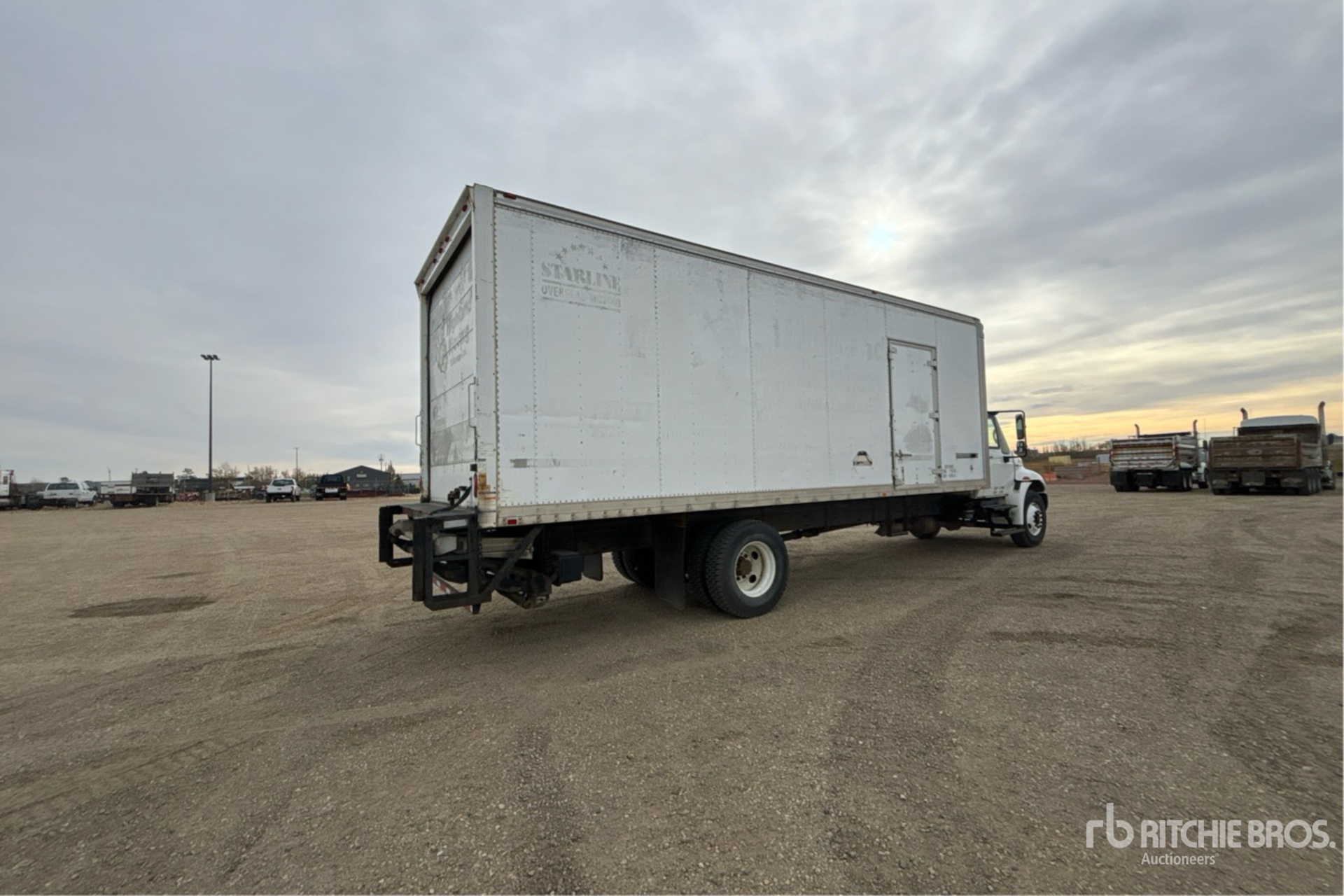 2011 International DURASTAR 4300