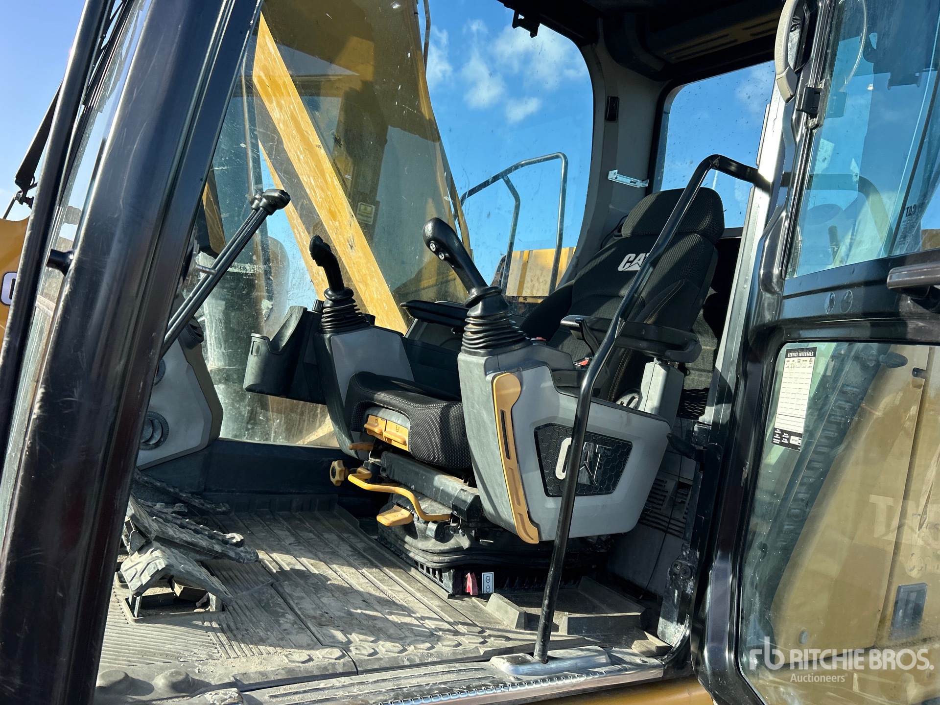 2021 Caterpillar 323