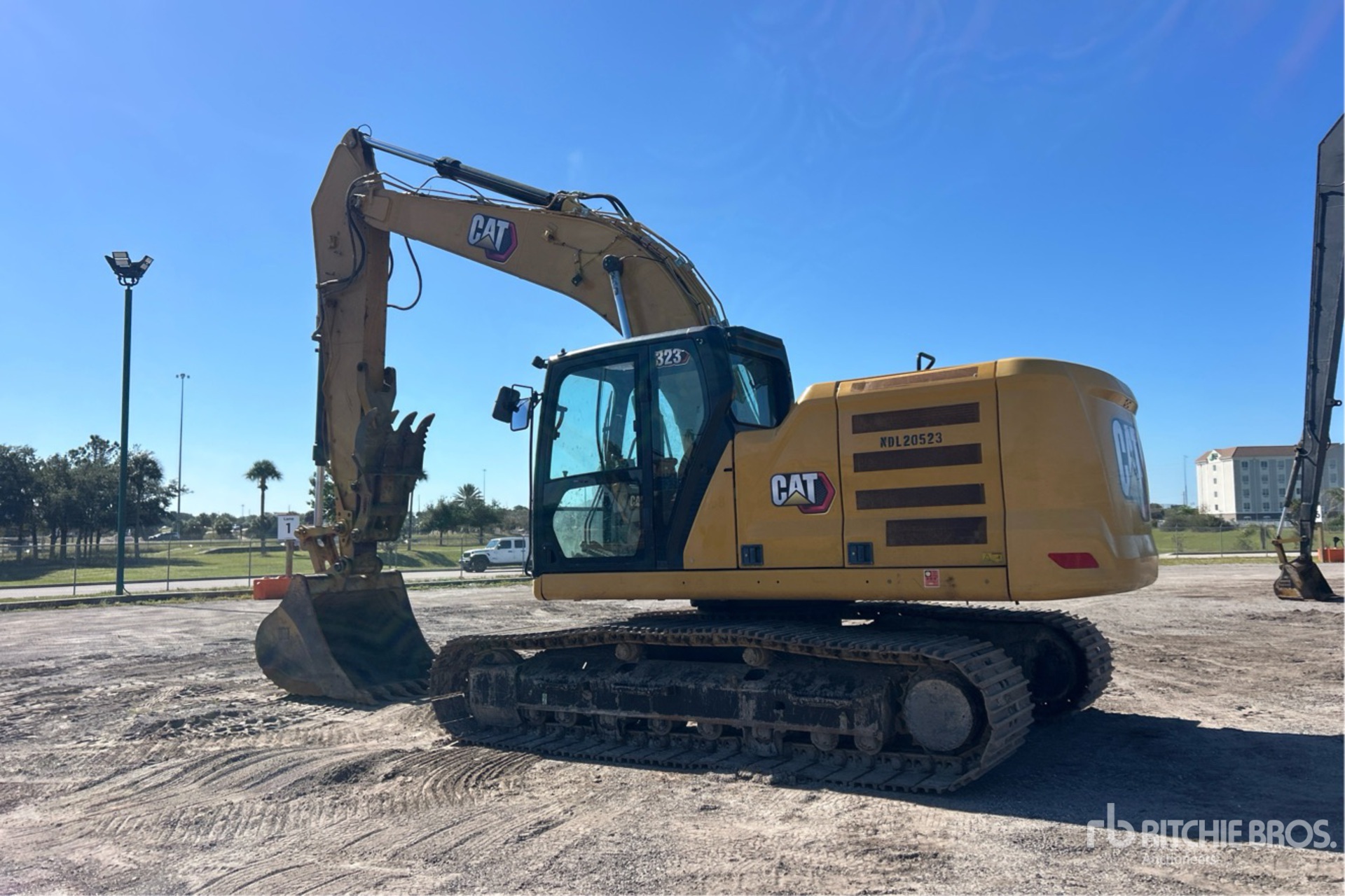 2023 Caterpillar 323