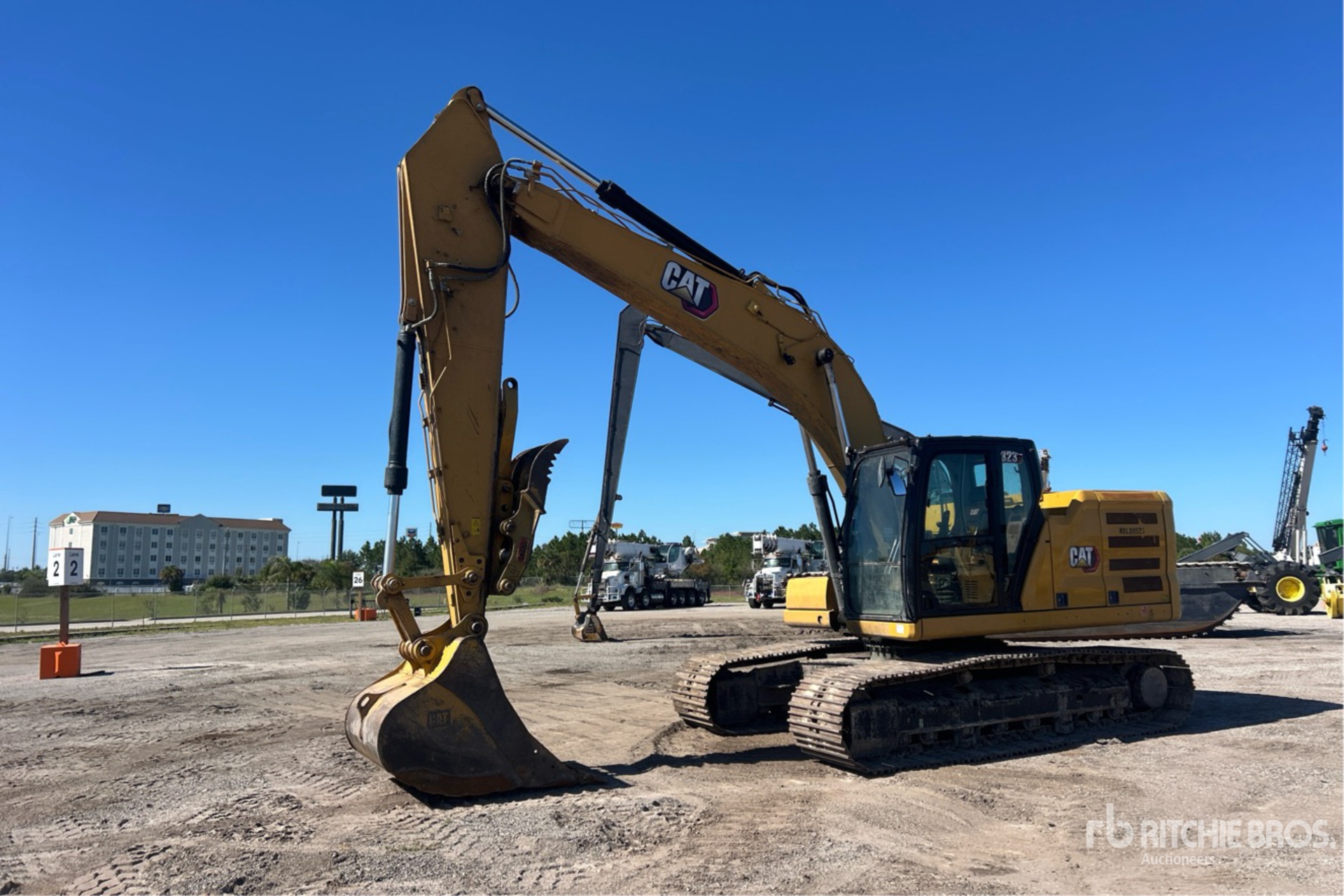 2023 Caterpillar 323