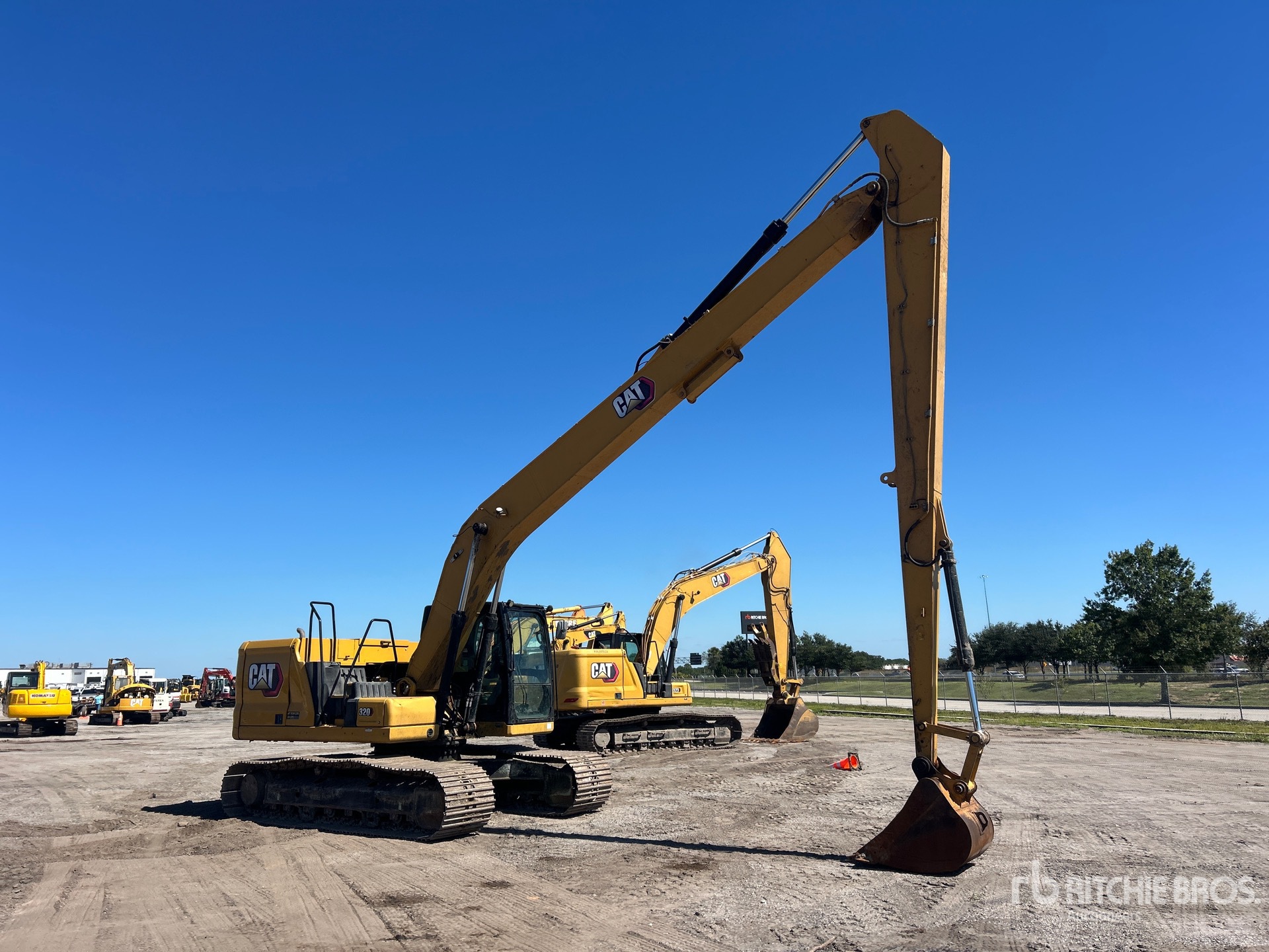 2021 Caterpillar 320