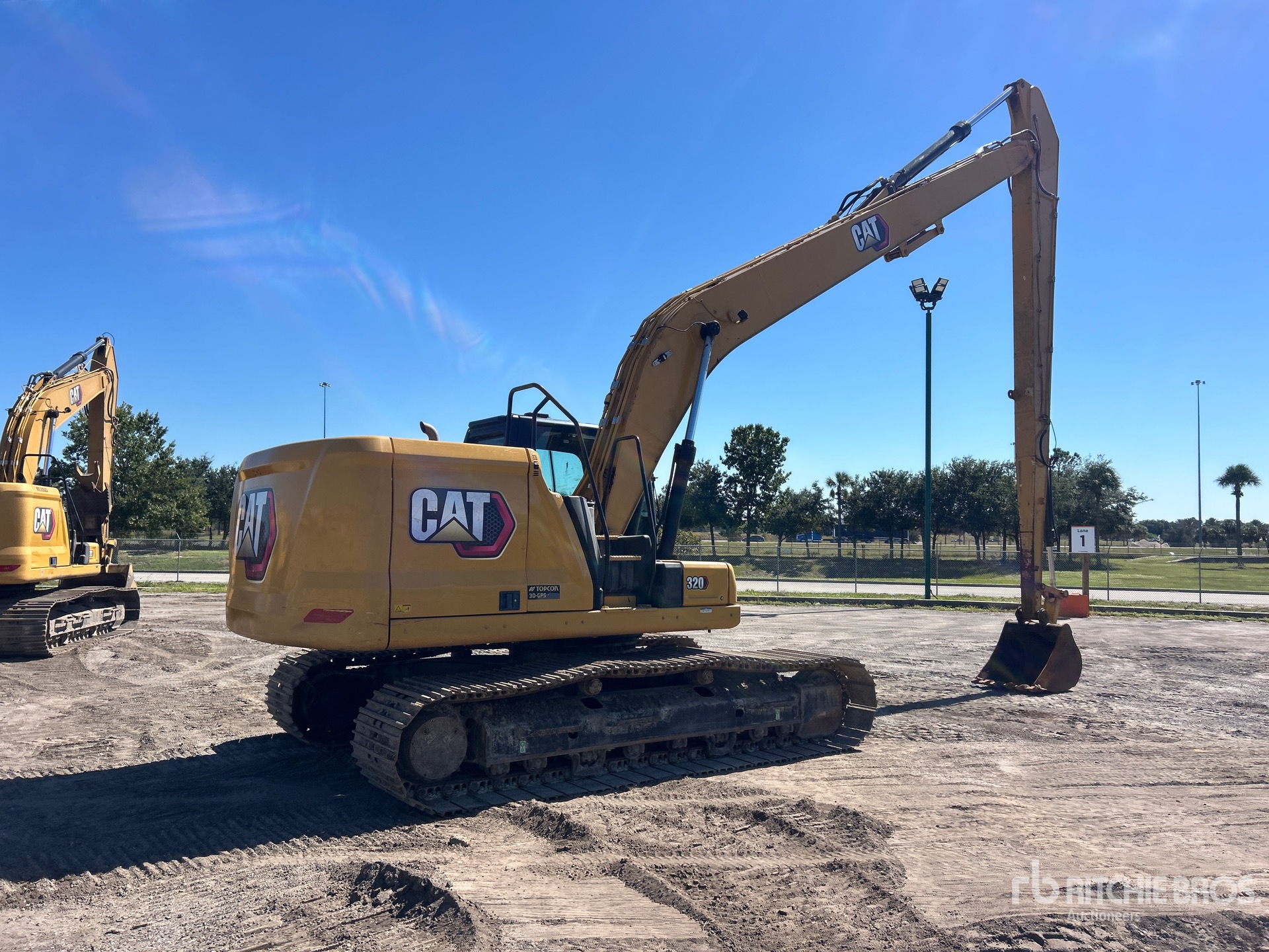 2021 Caterpillar 320