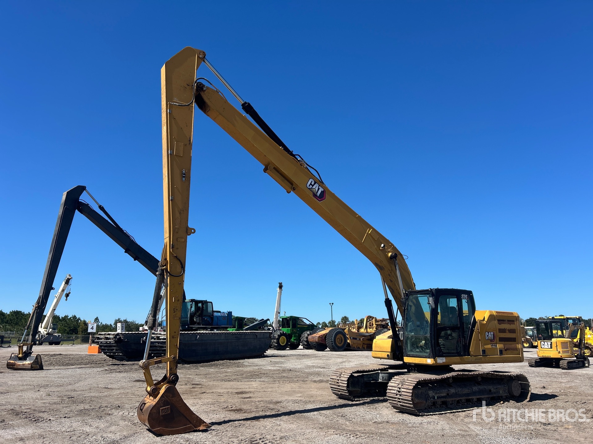 2021 Caterpillar 320