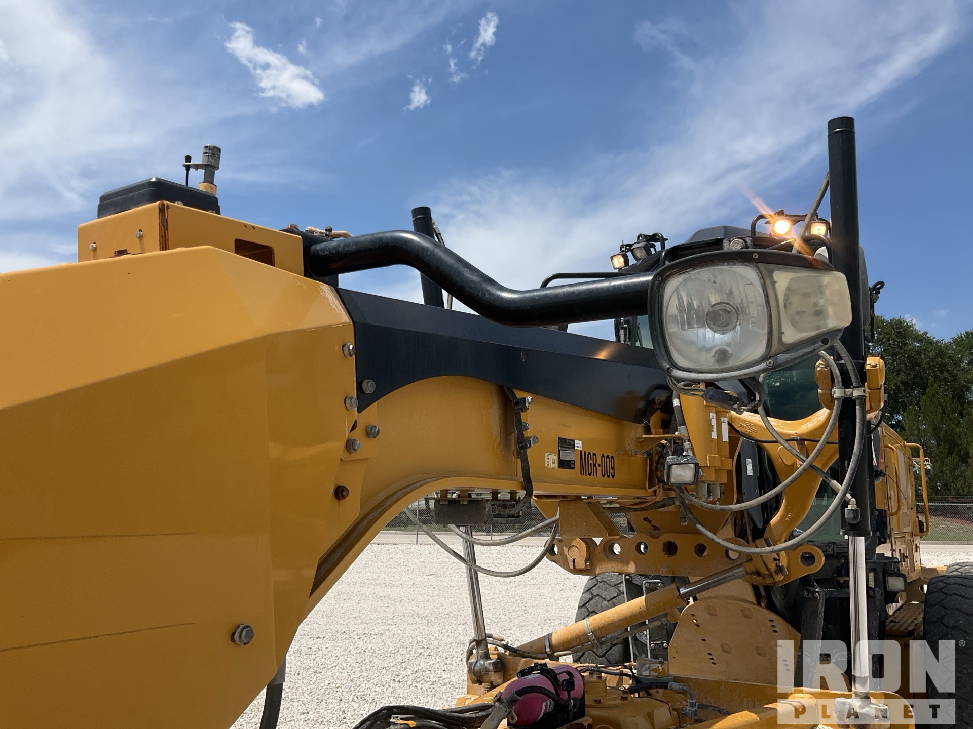 2019 Caterpillar 140M3