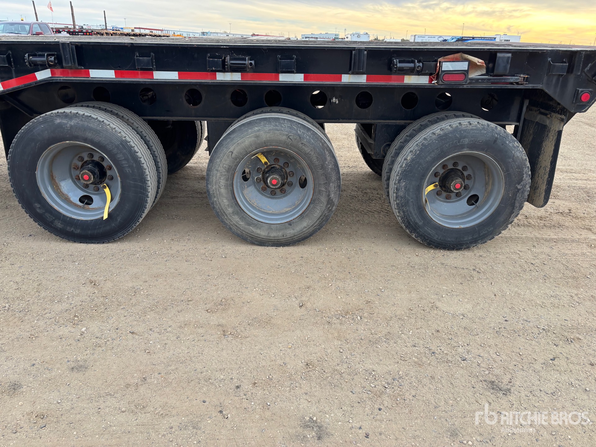 1997 Scona 49 FT TRI/A FLATBED
