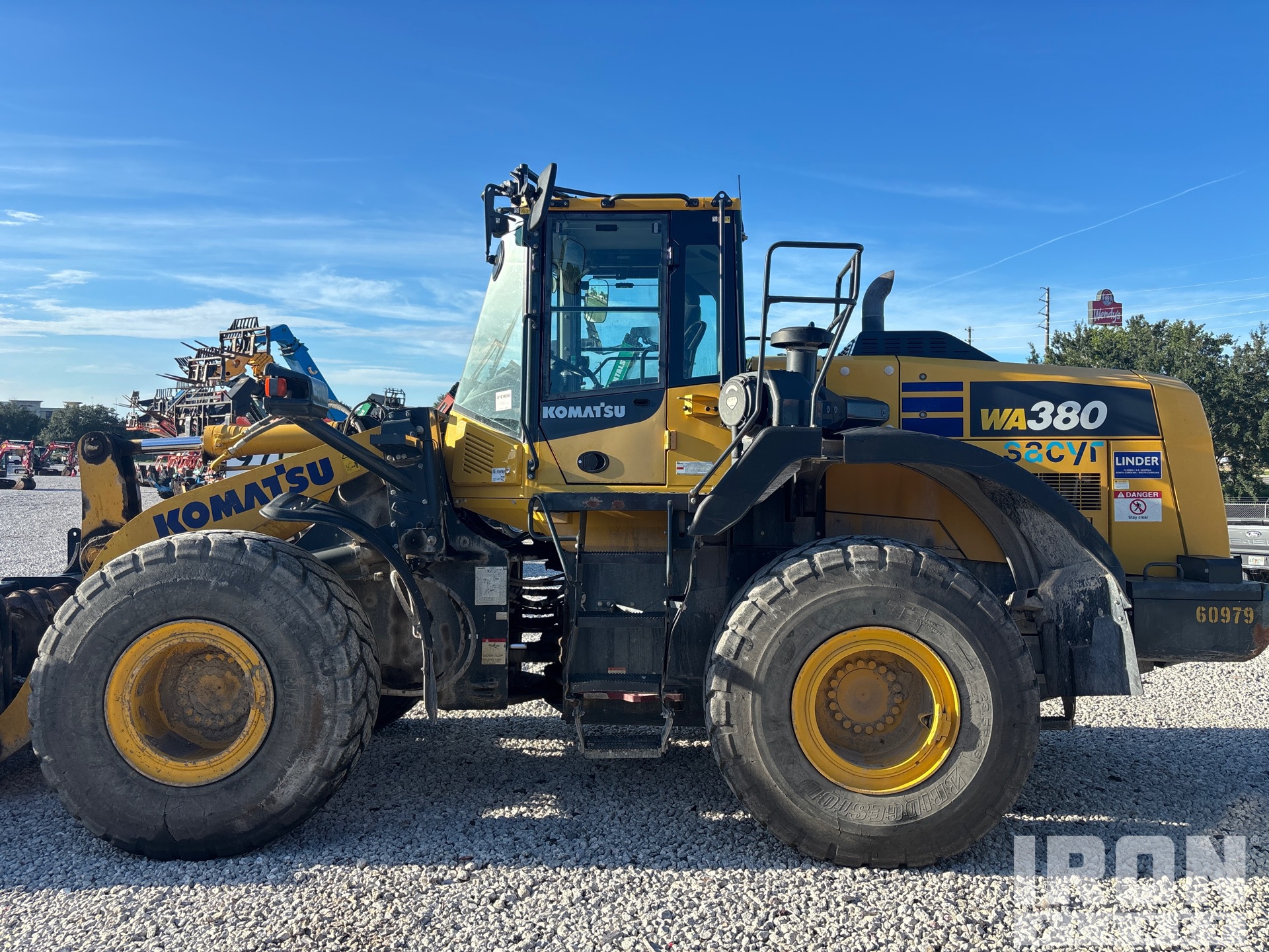 2023 Komatsu WA380-8