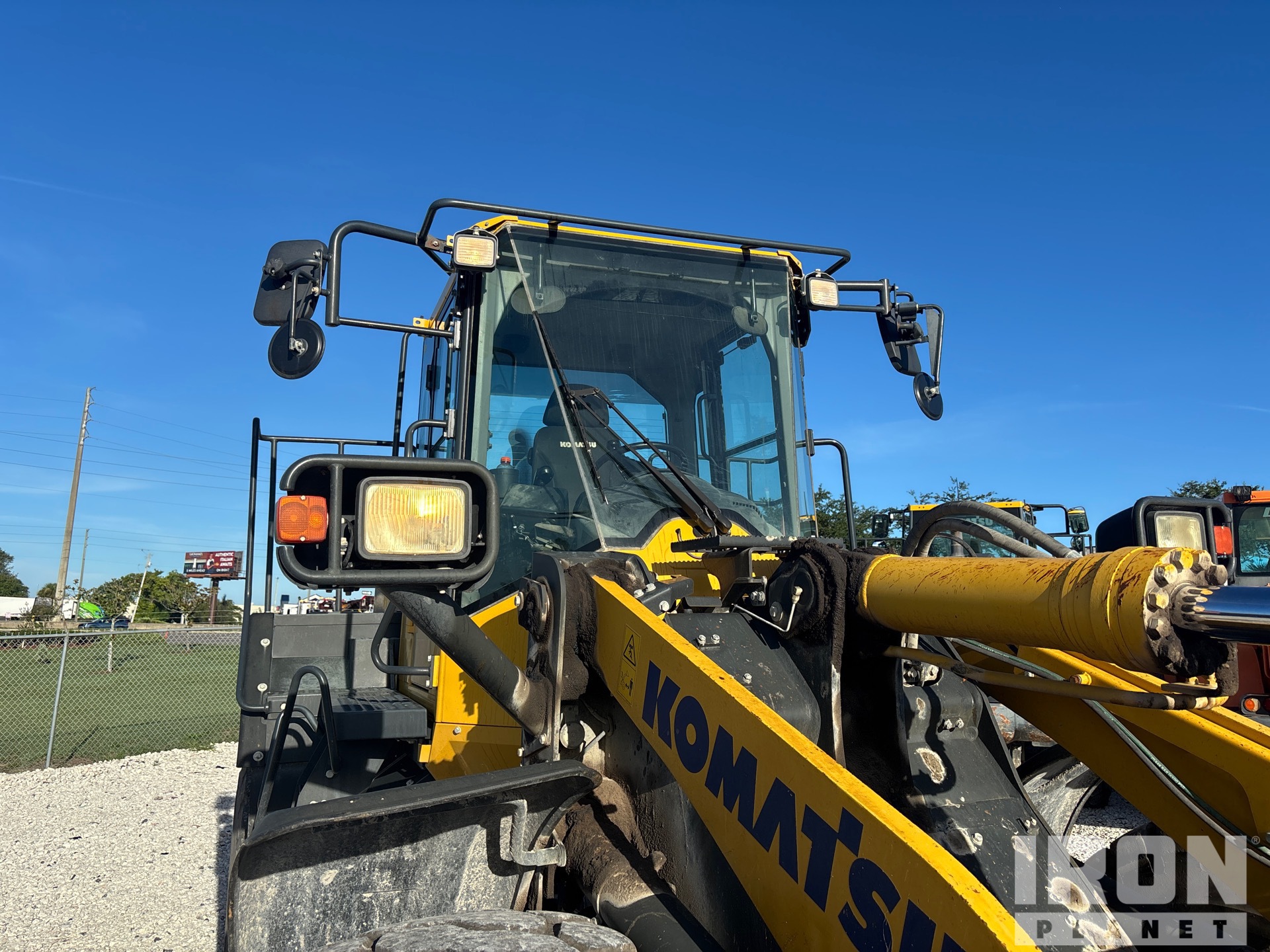 2023 Komatsu WA380-8