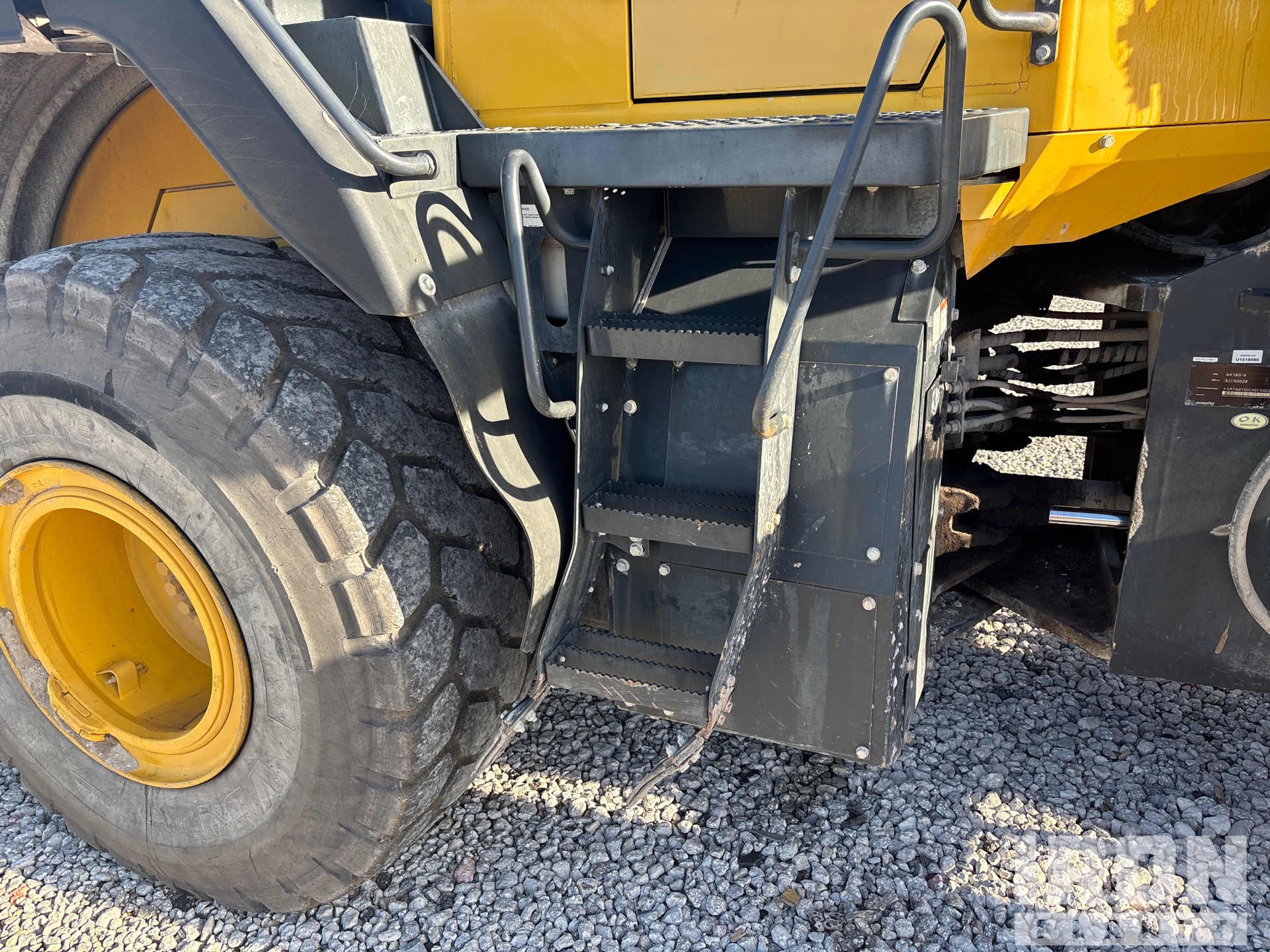 2023 Komatsu WA380-8