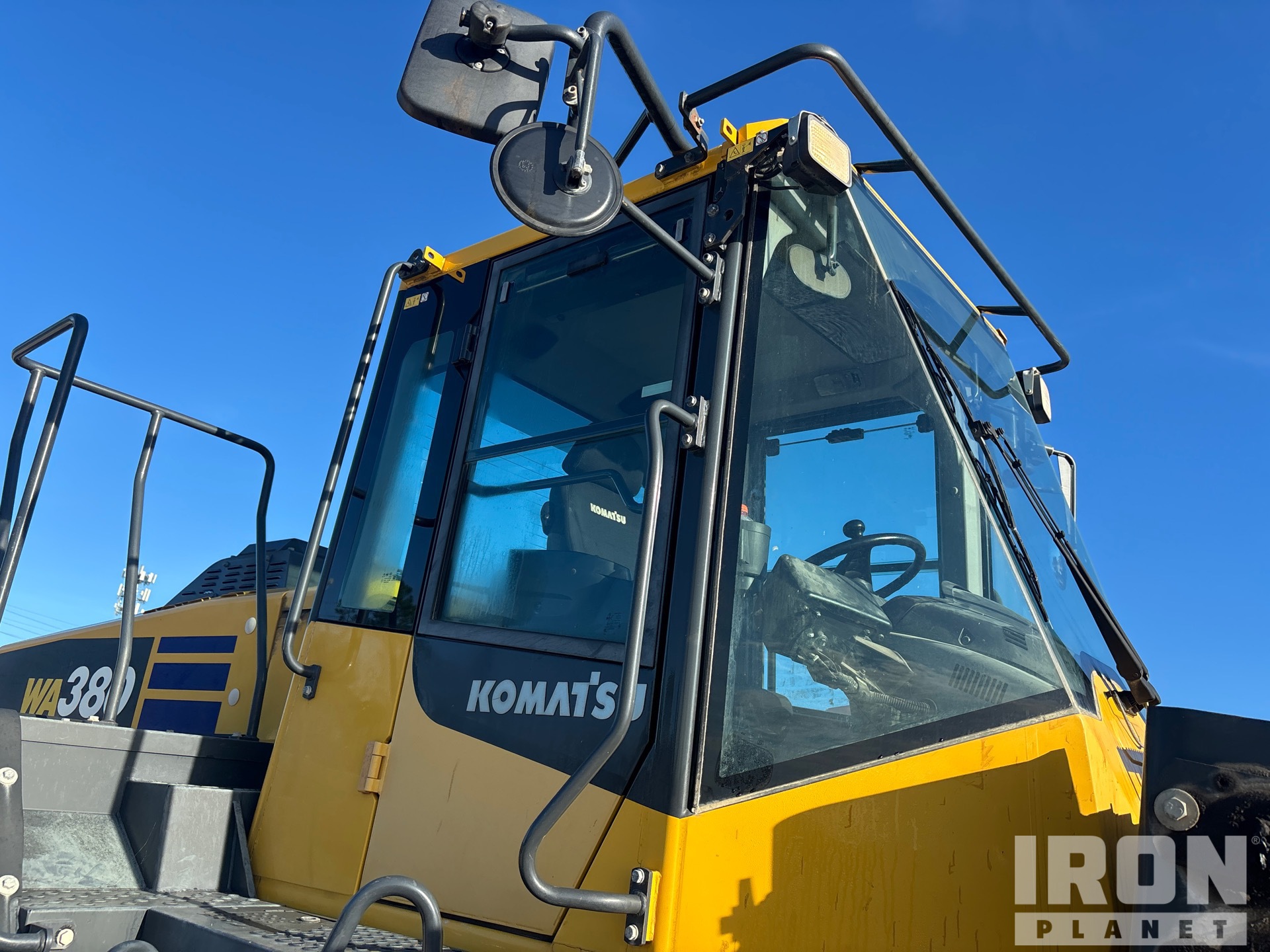 2023 Komatsu WA380-8