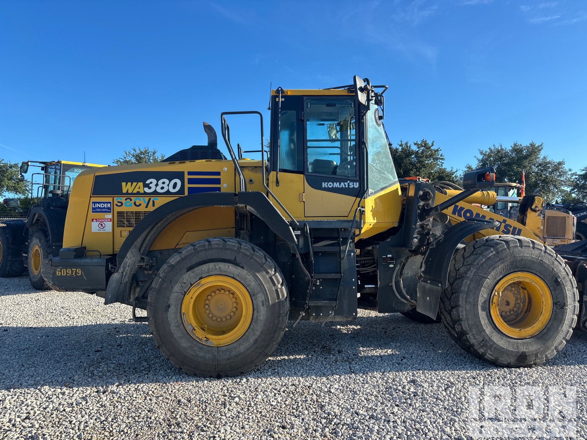 2023 Komatsu WA380-8