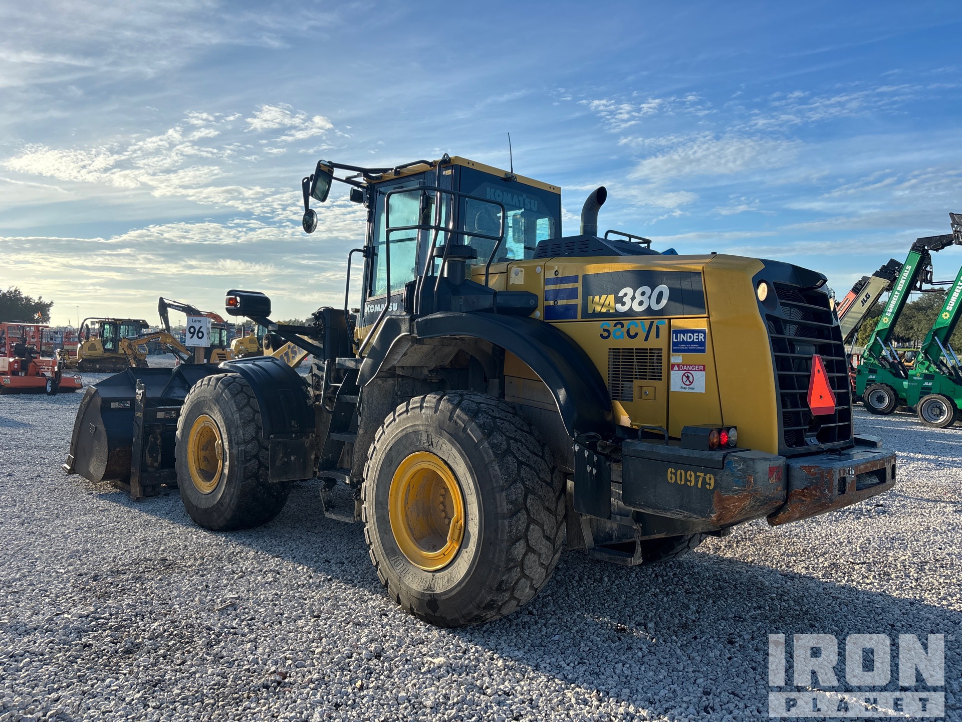 2023 Komatsu WA380-8