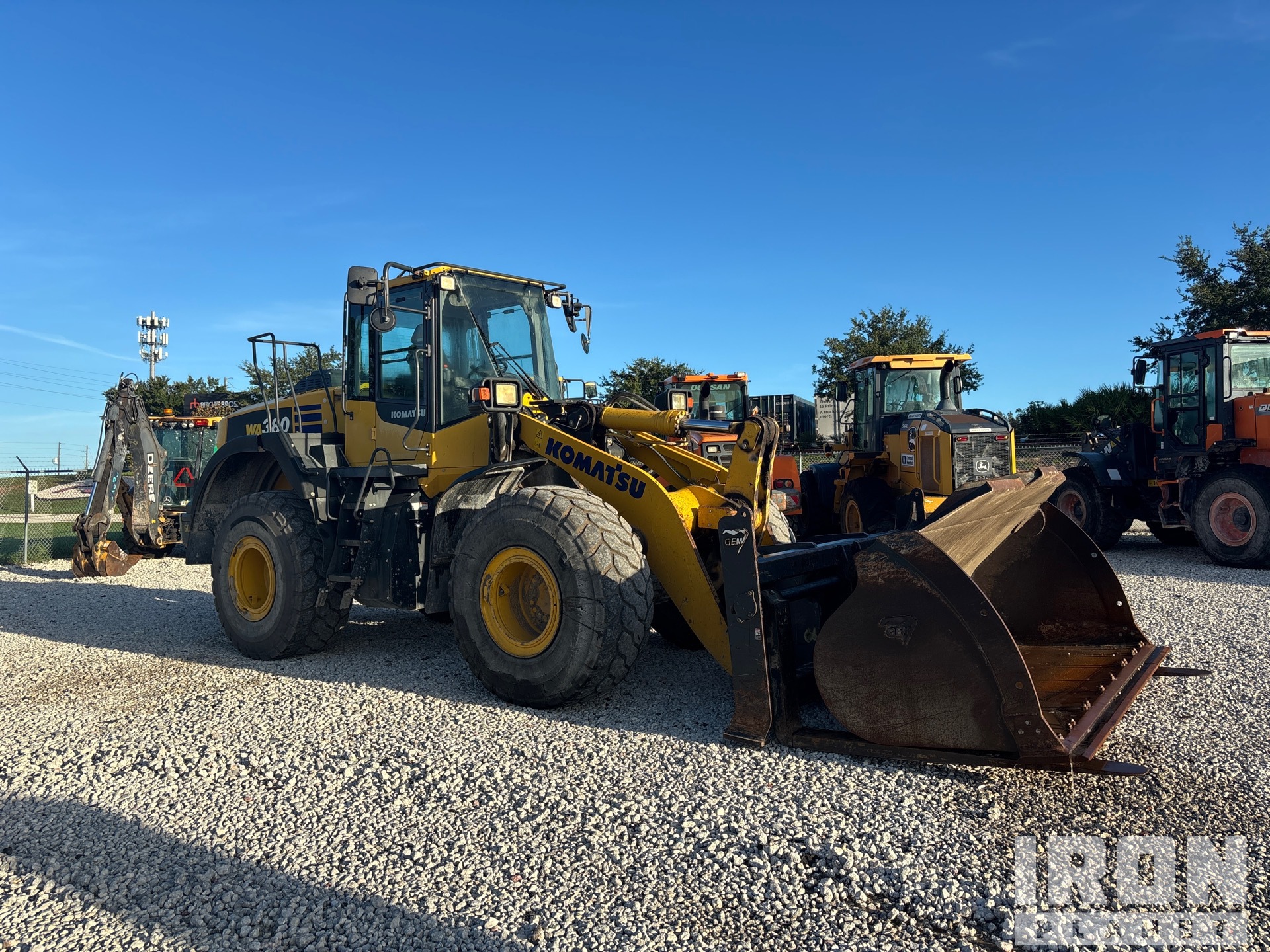 2023 Komatsu WA380-8