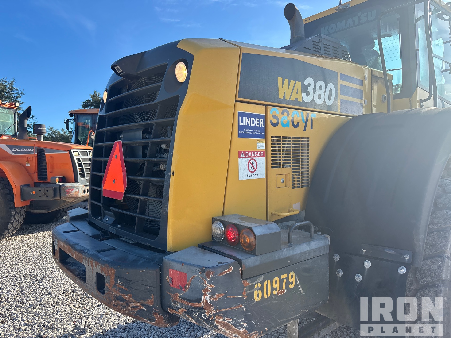2023 Komatsu WA380-8