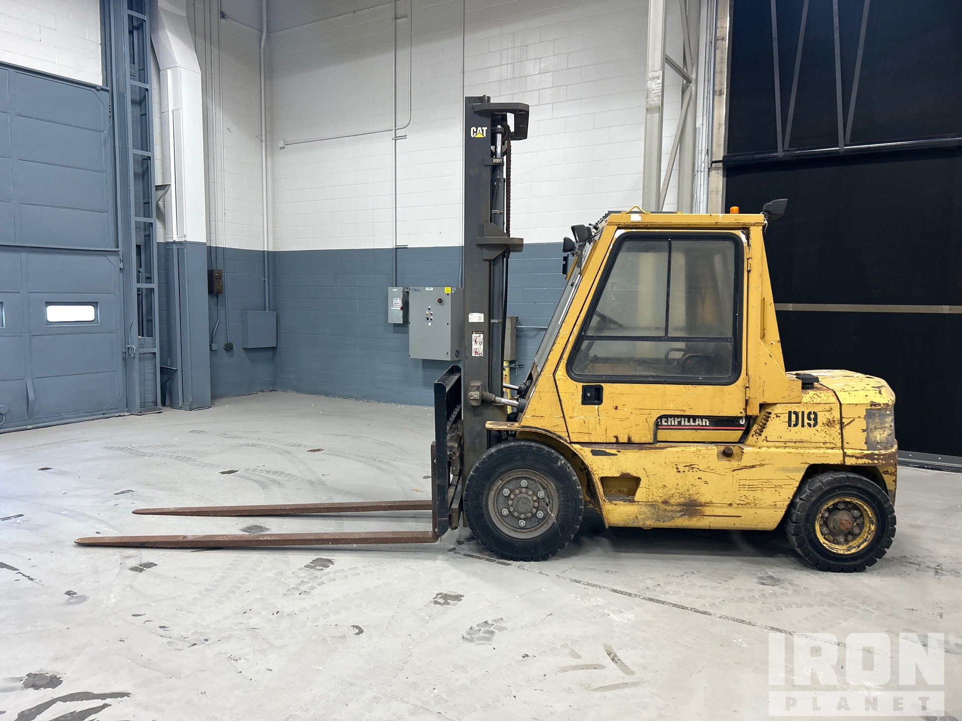 Caterpillar DP 40