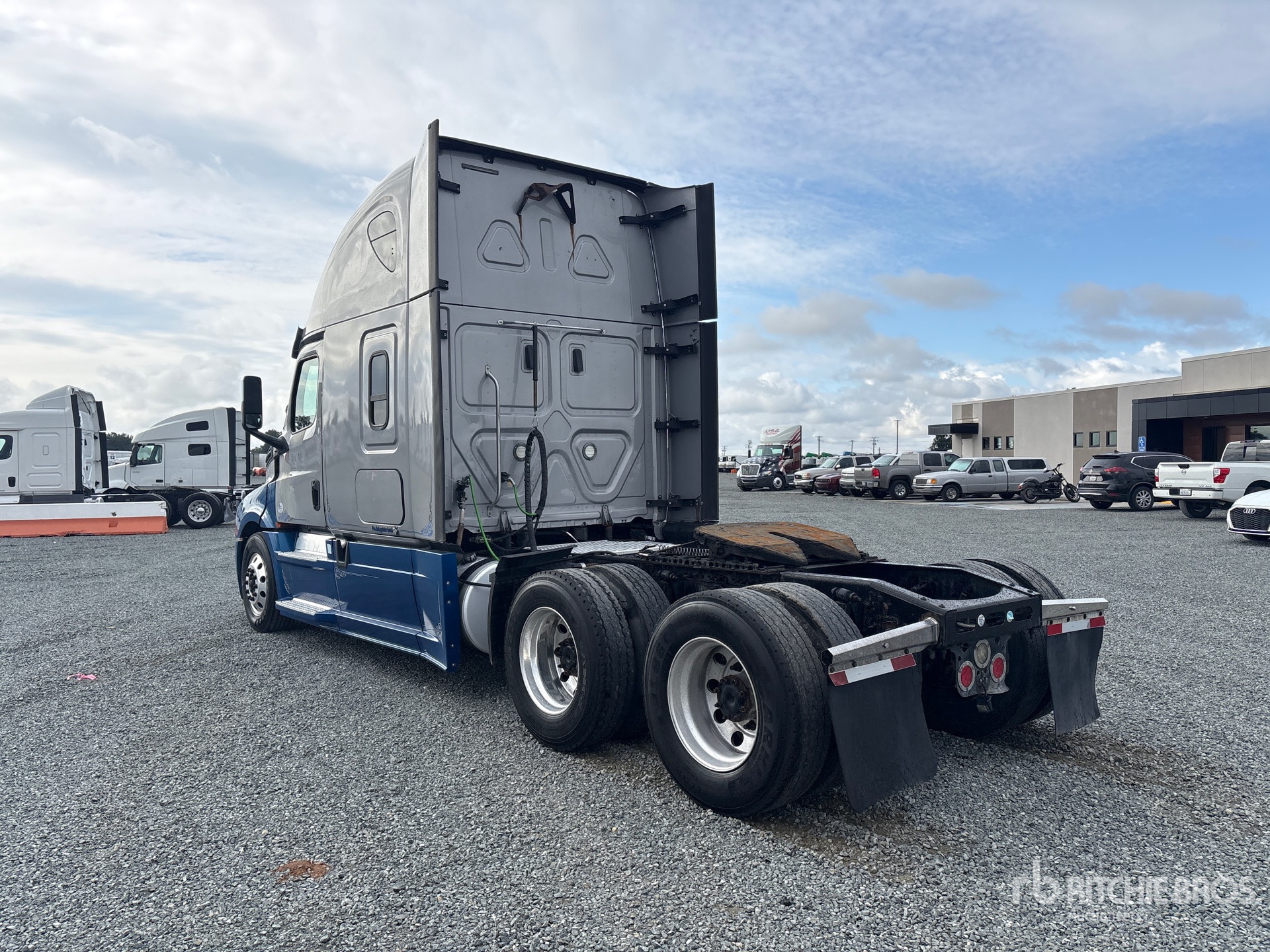 2018 Freightliner CASCADIA 126