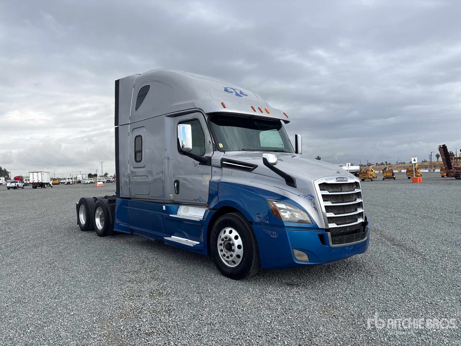 2018 Freightliner CASCADIA 126