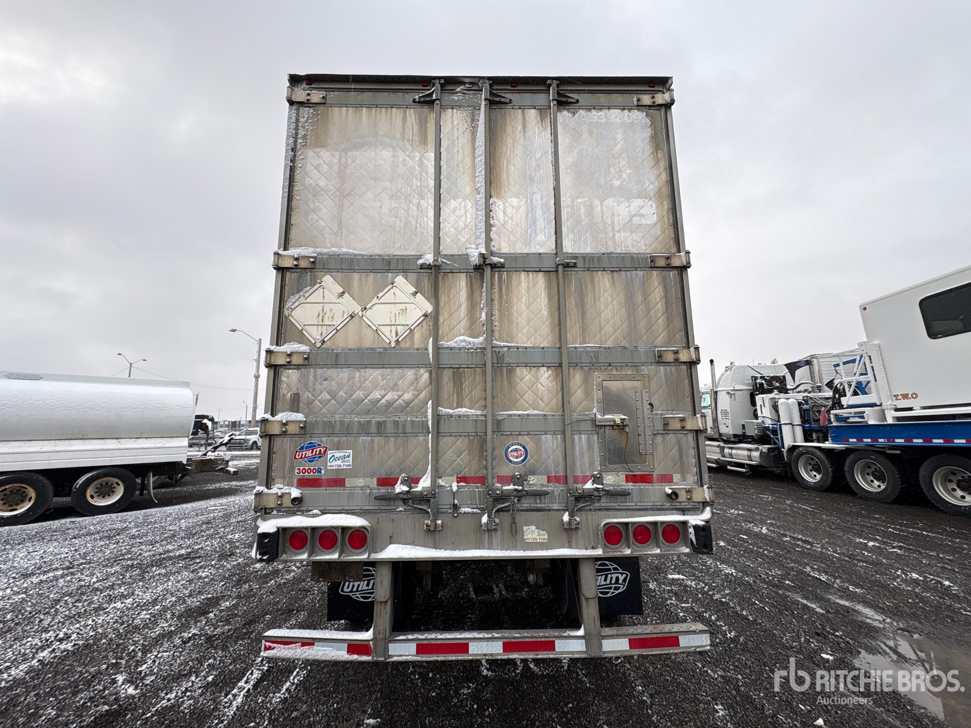 2016 Utility 53 ft x 102 in Tri/A
