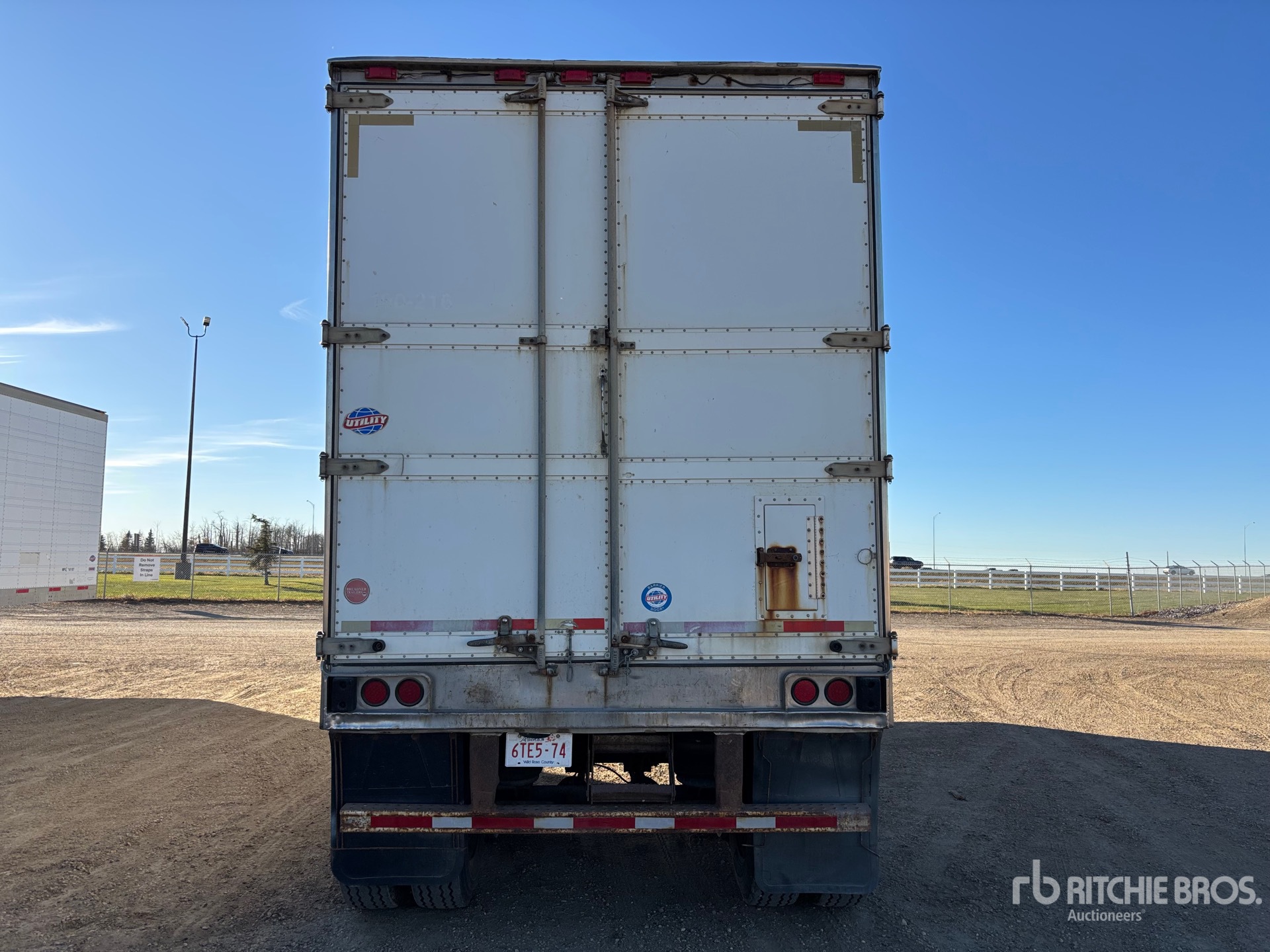 1998 Utility 32 FT X 102 IN T/A