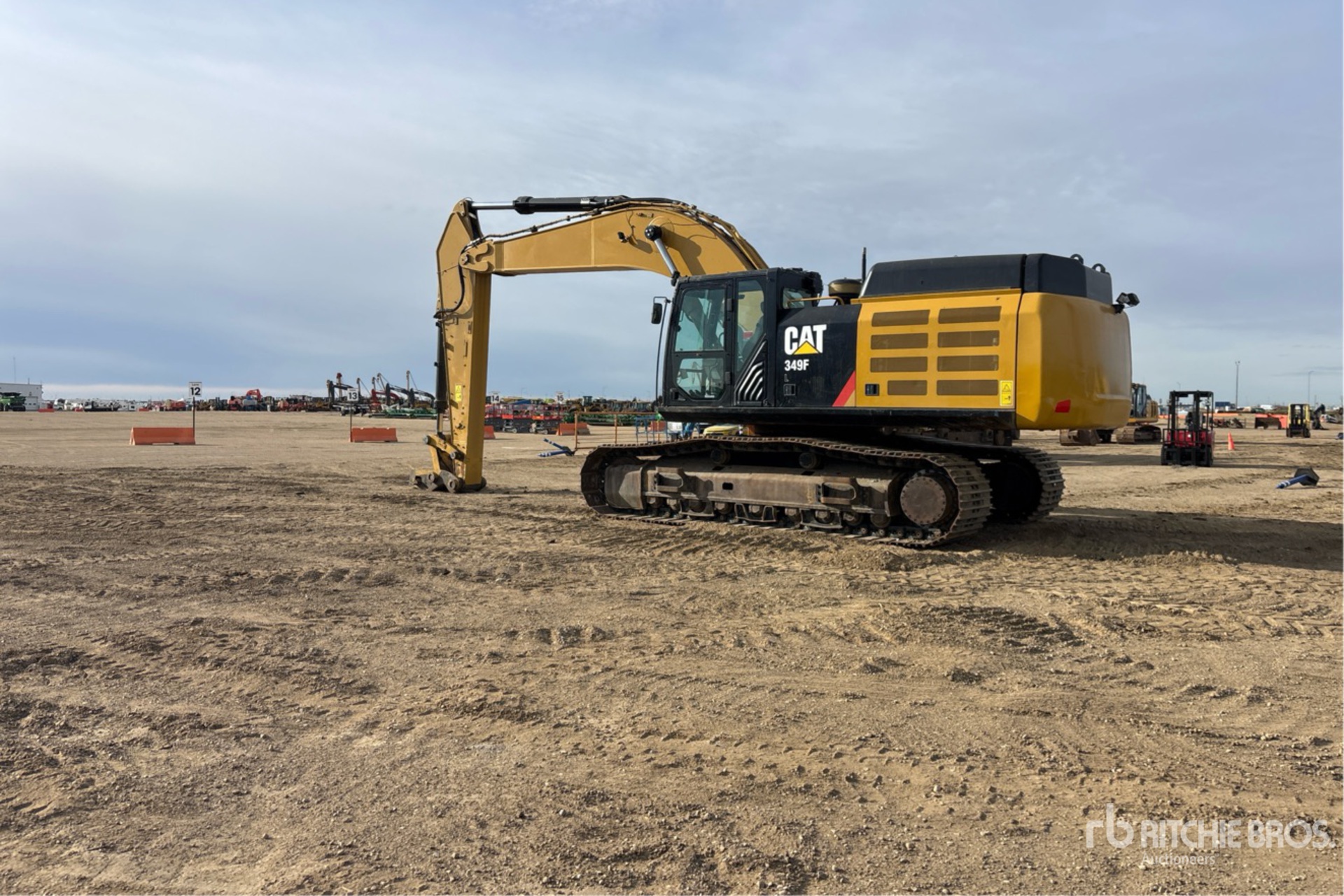 2019 Caterpillar 349FL
