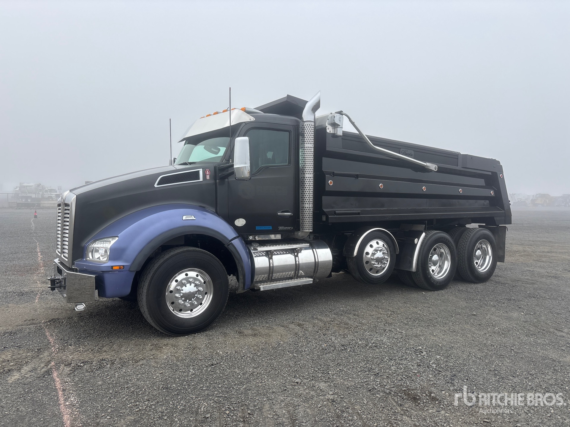 2021 Kenworth T880