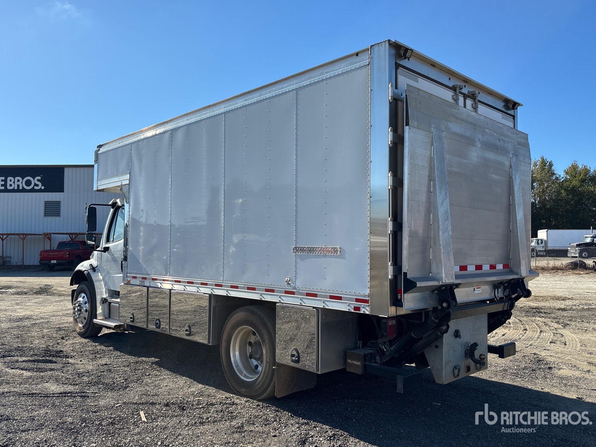 2023 Freightliner M2 106