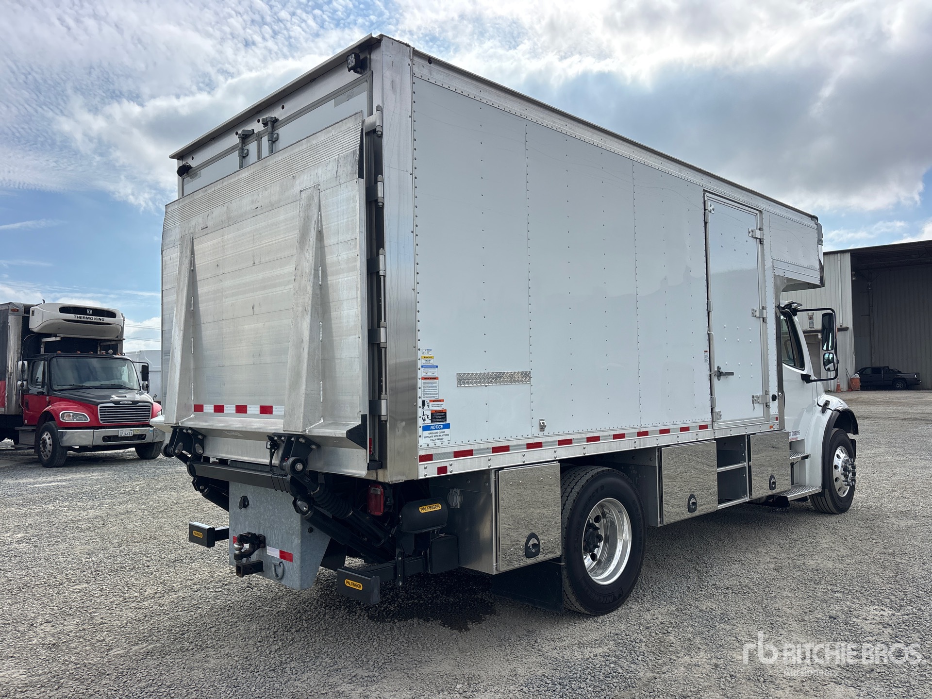 2023 Freightliner M2 106