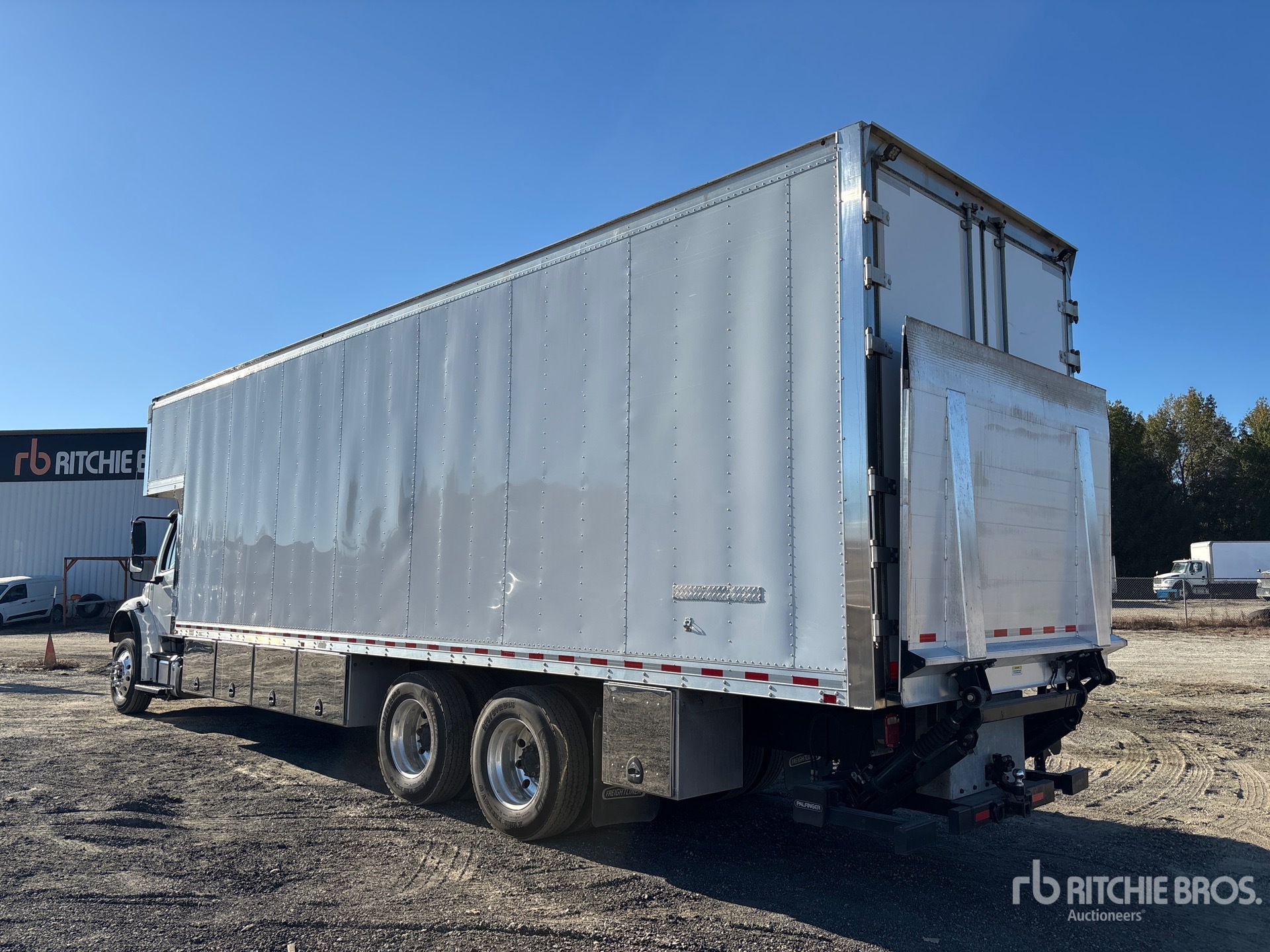 2020 Freightliner M2 106