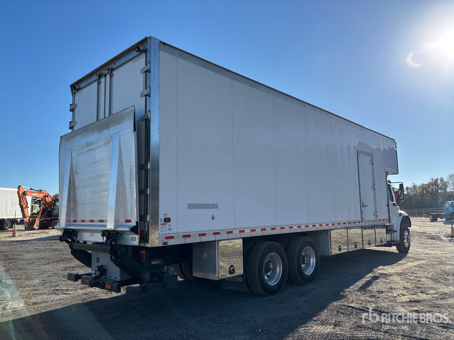 2020 Freightliner M2 106