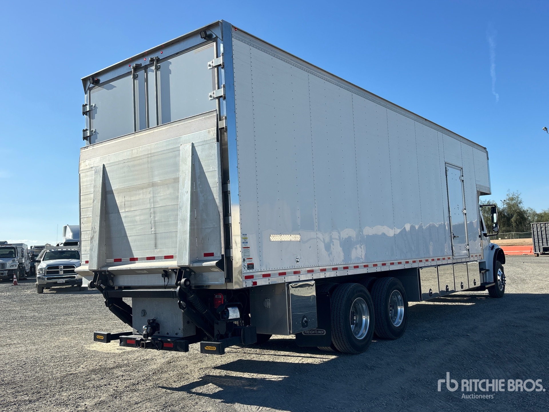 2020 Freightliner M2 106
