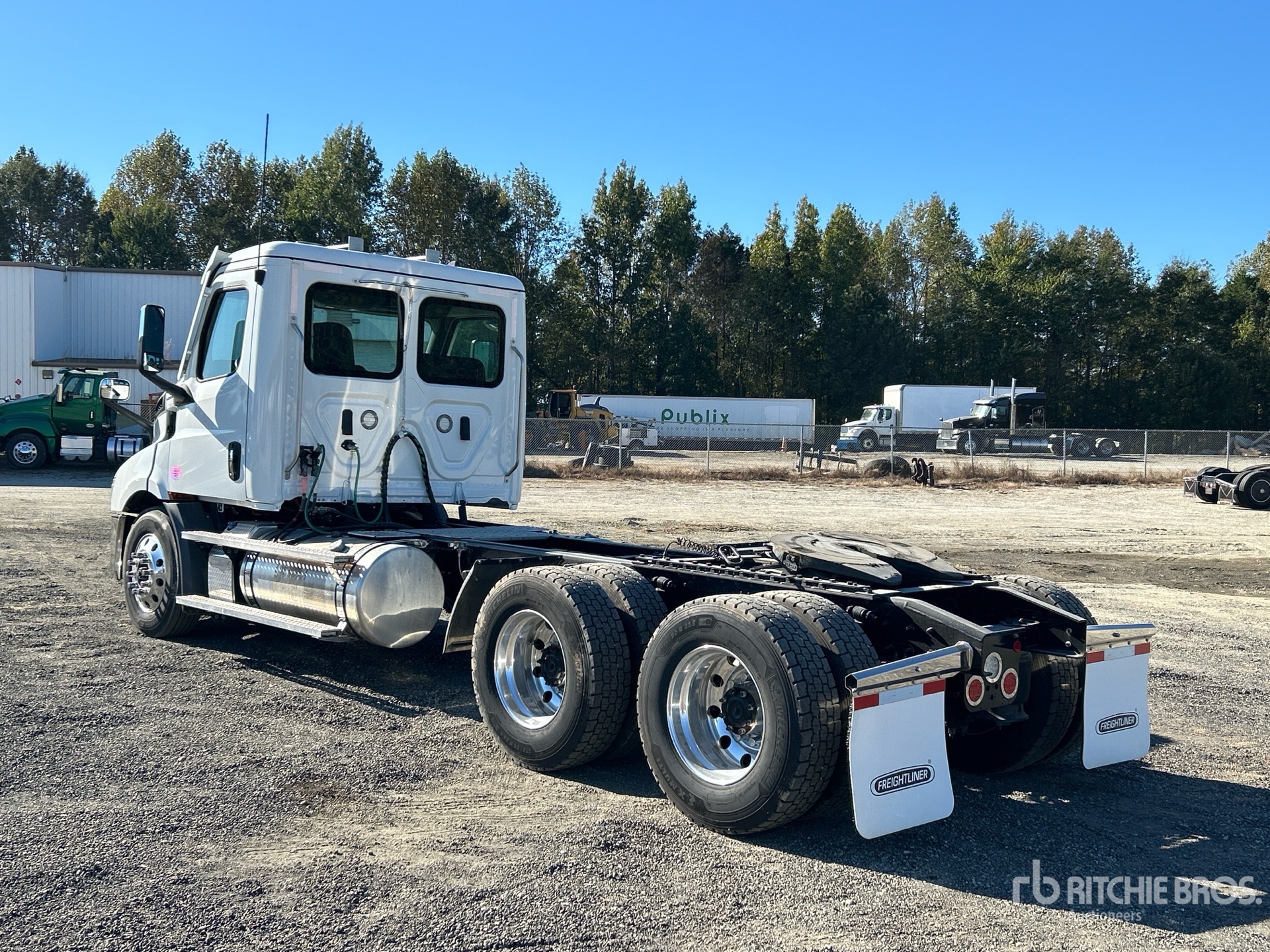 2023 Freightliner CASCADIA 116
