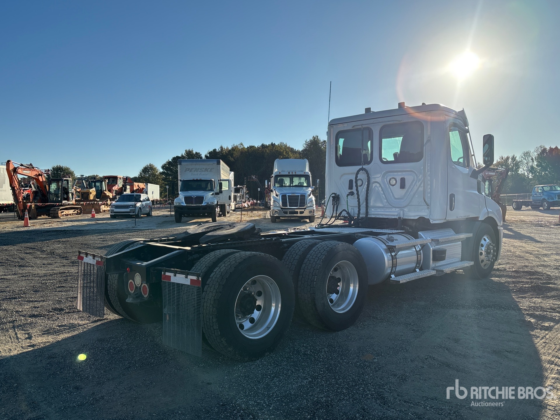 2020 Freightliner CASCADIA 116