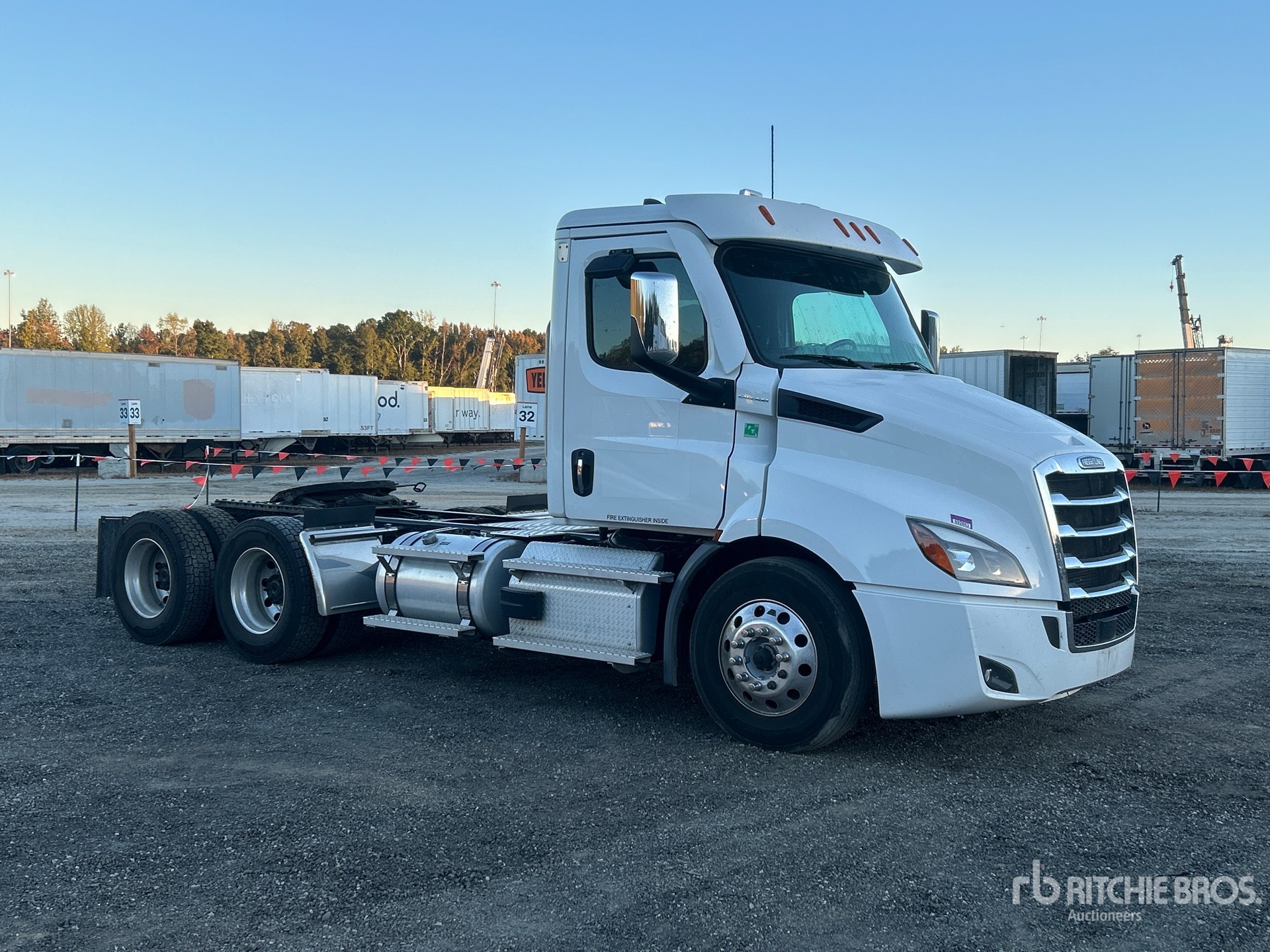 2020 Freightliner CASCADIA 116