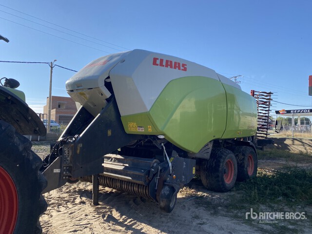 2018 Usines Claas Quadrant 5200 T Round Baler
