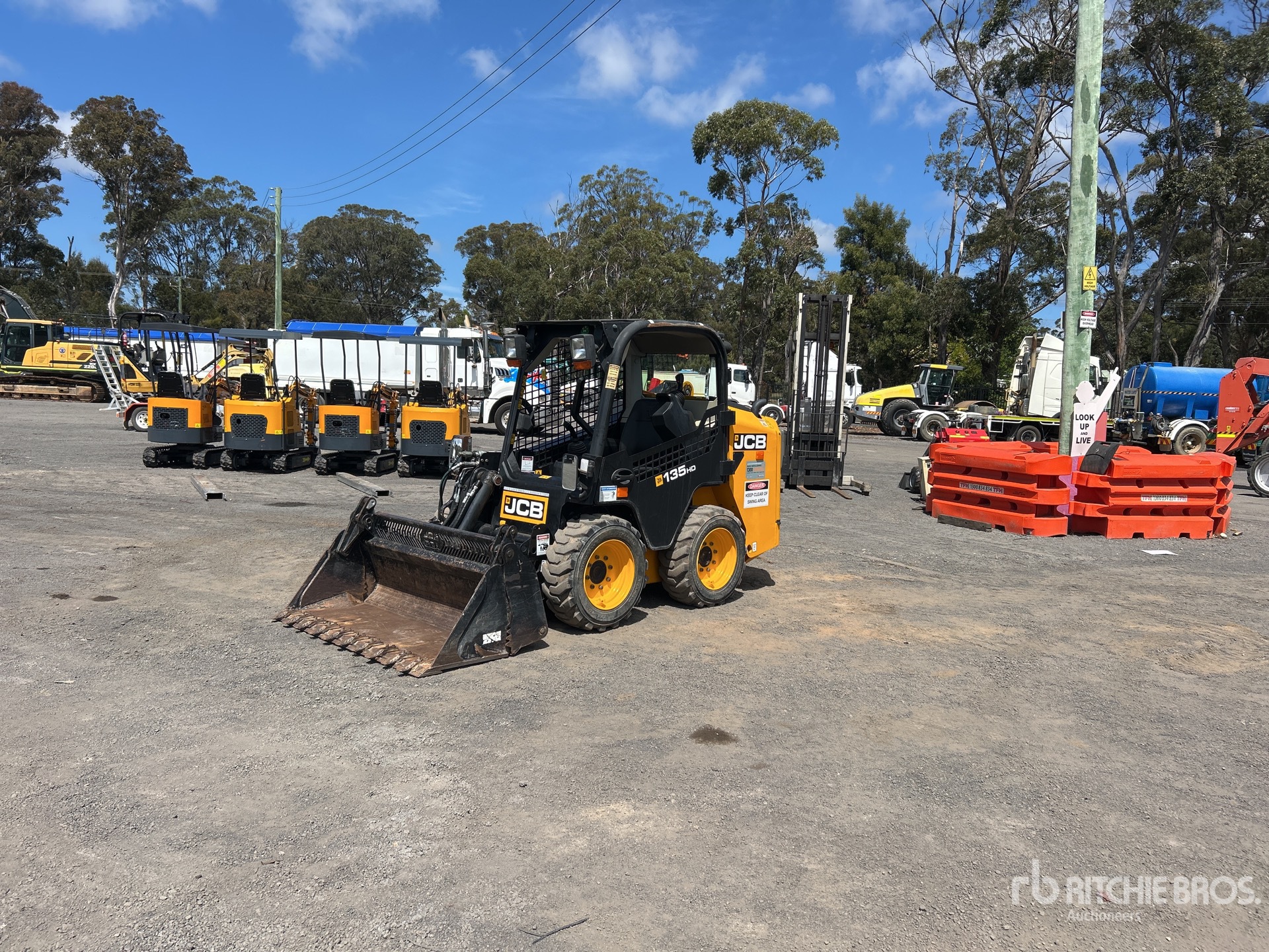 2015 JCB SSL 135HD