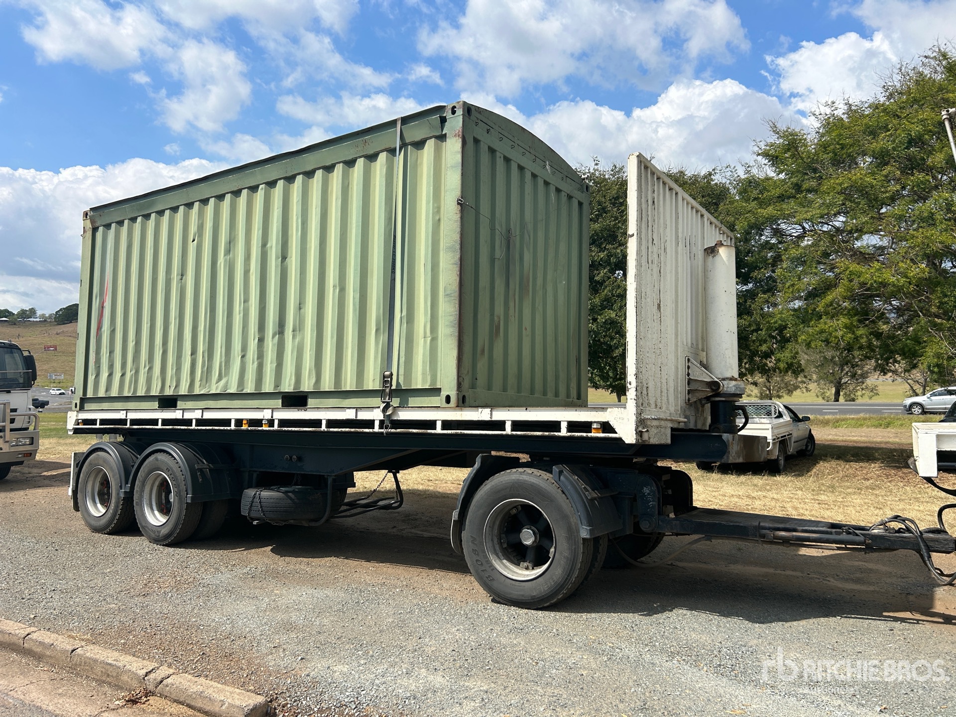 2005 Moore 7.2 m Super Dog Hydraulic Tipping