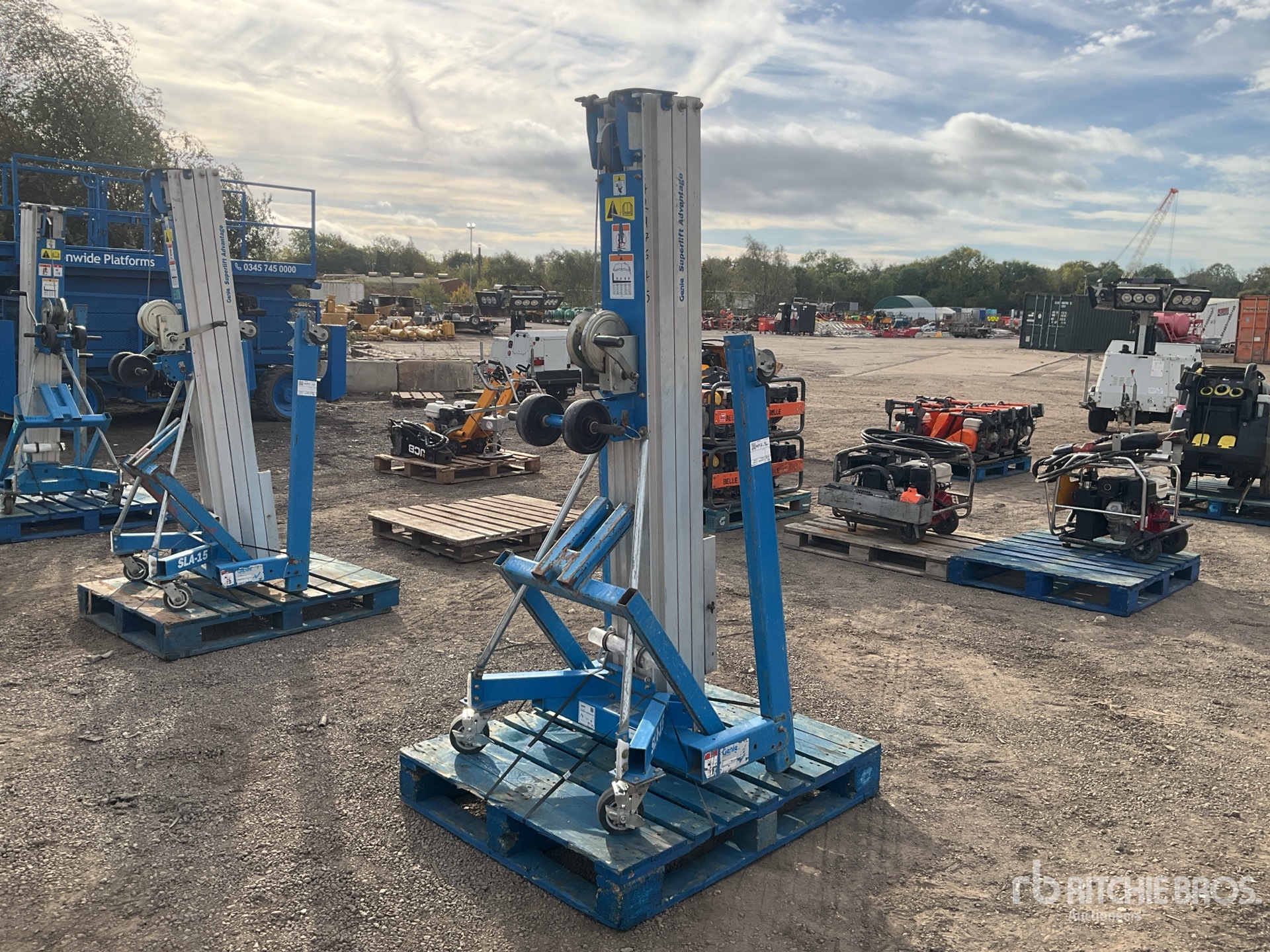 2020 Genie SLA-15