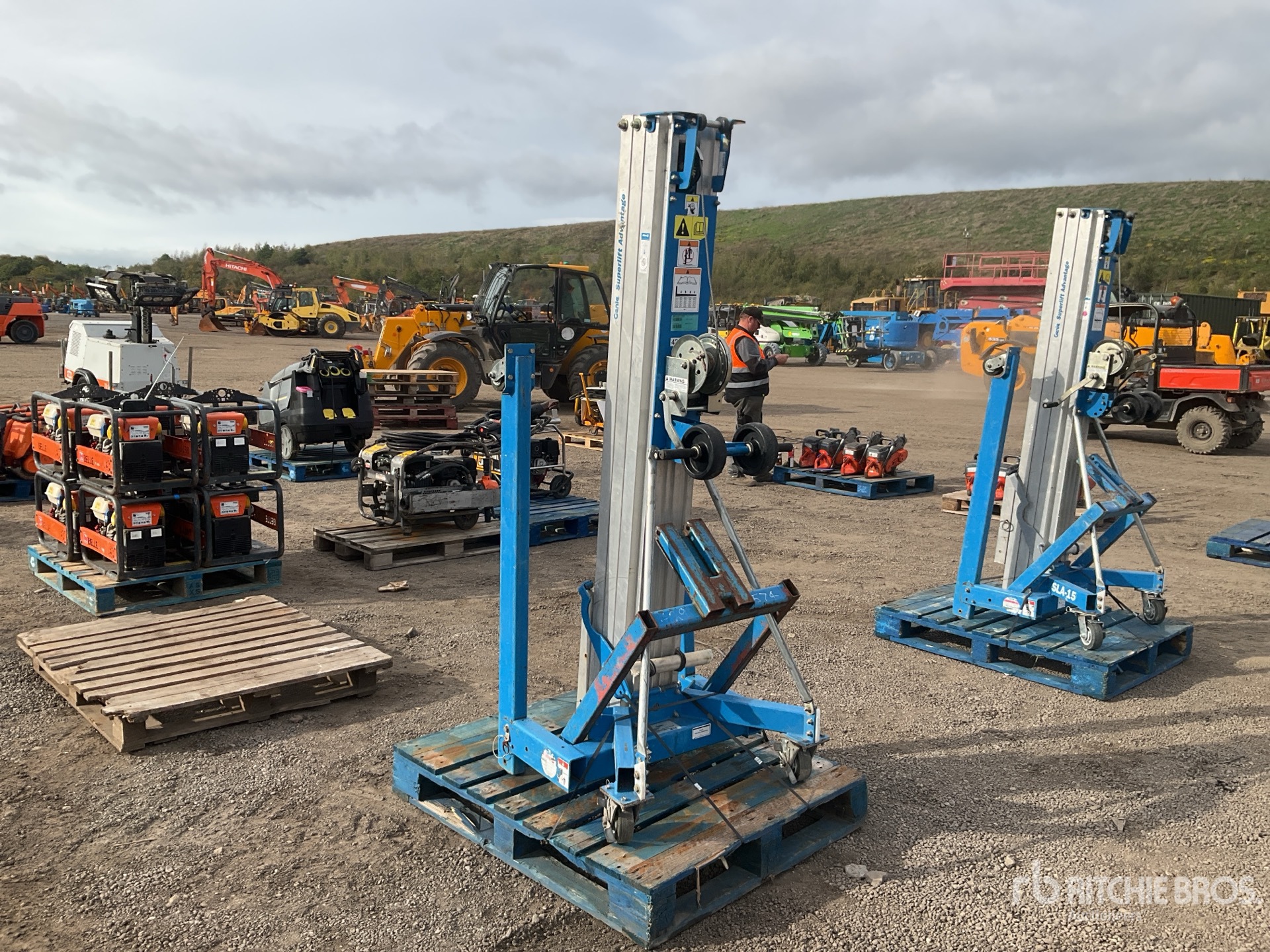 2020 Genie SLA-15