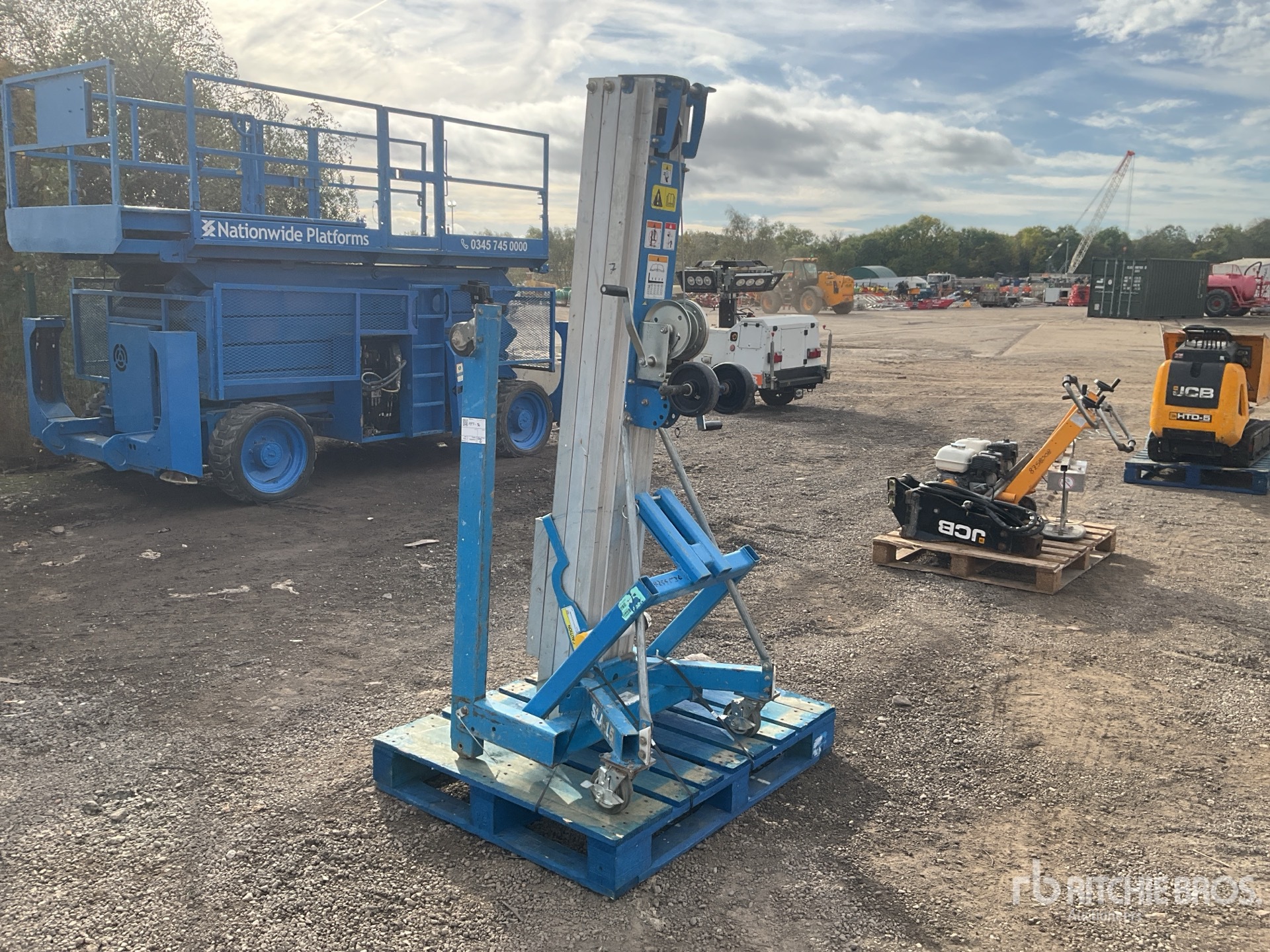 2013 Genie SLA-15