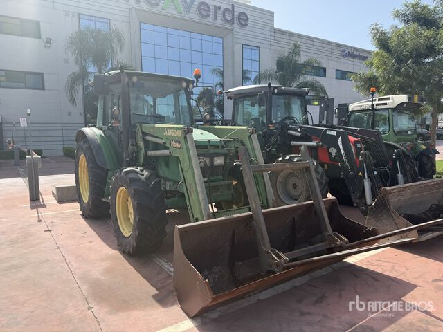 2011 John Deere 5100R 4WD Tractor