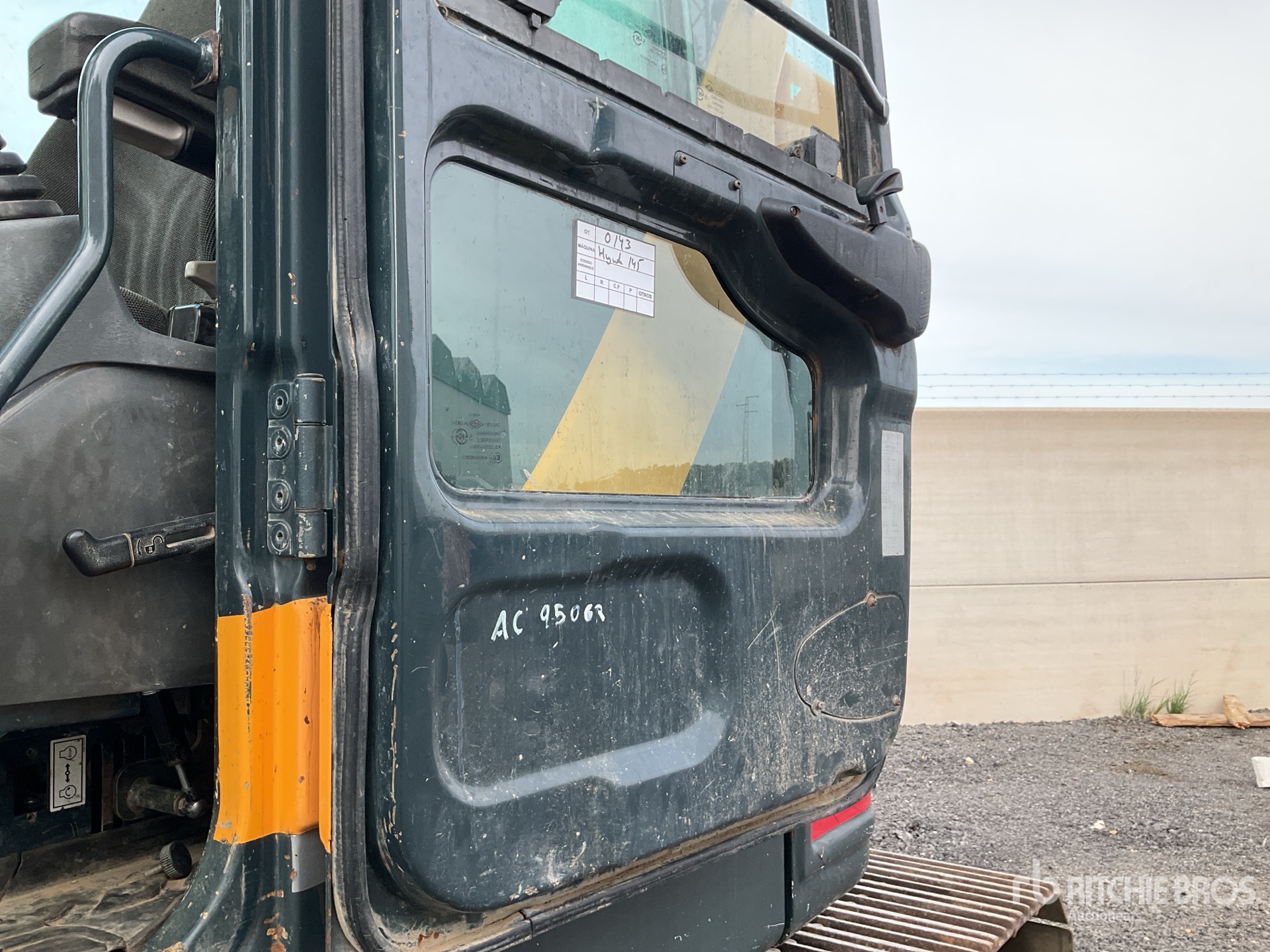 2014 Hyundai ROBEX 145LCR-9A