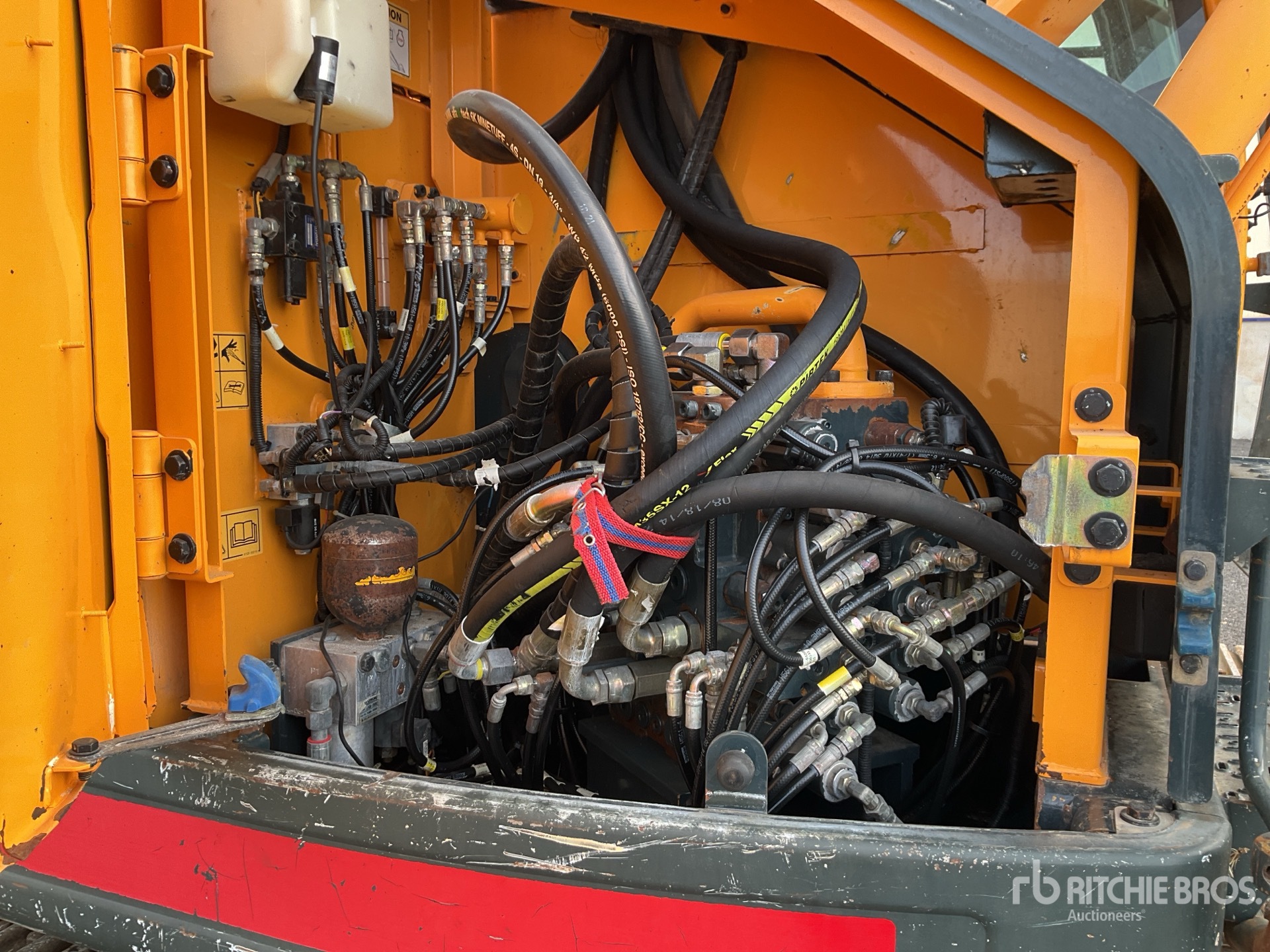2014 Hyundai ROBEX 145LCR-9A