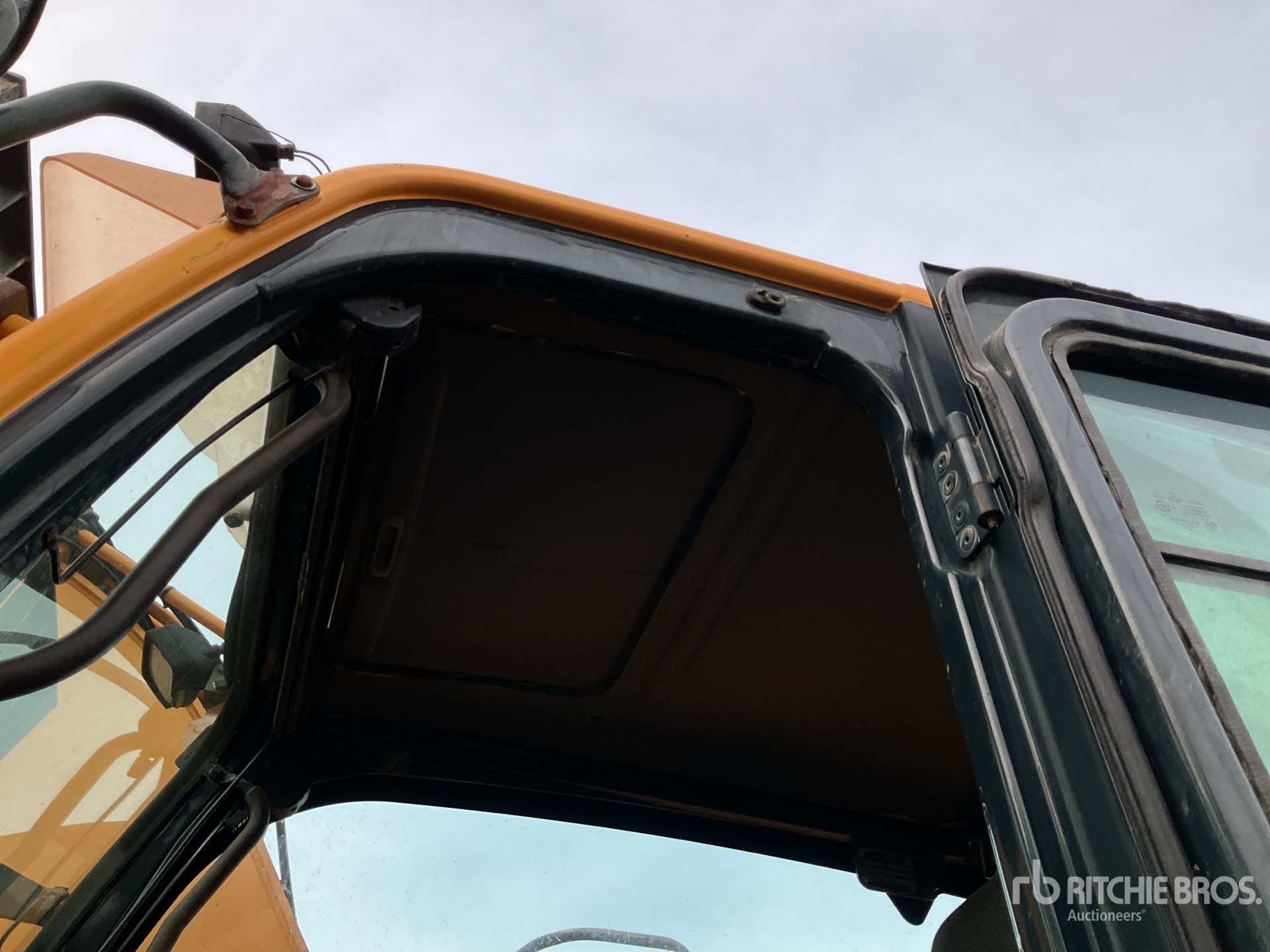 2014 Hyundai ROBEX 145LCR-9A