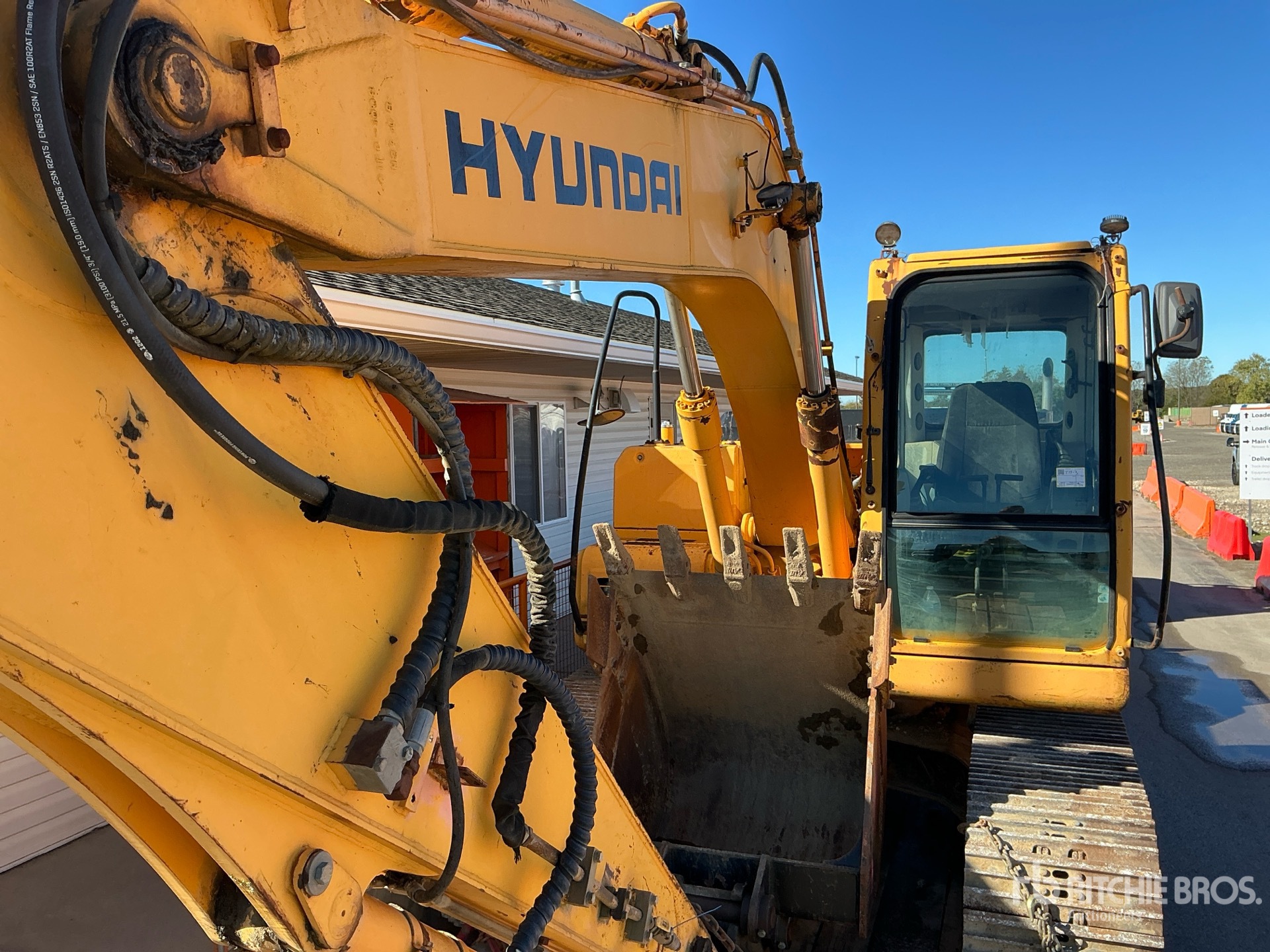 Photo of 2004 Hyundai 140LC-7