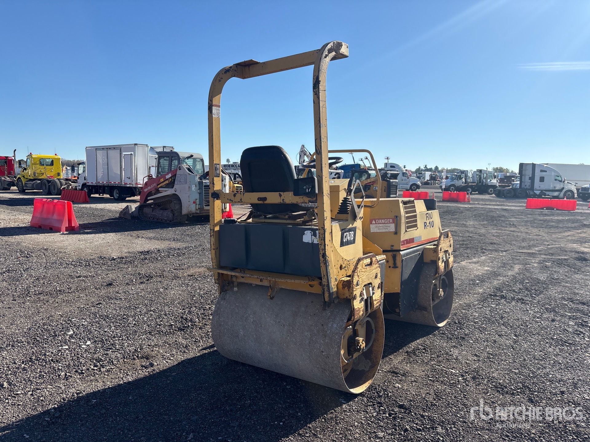 2000 Hypac C747B