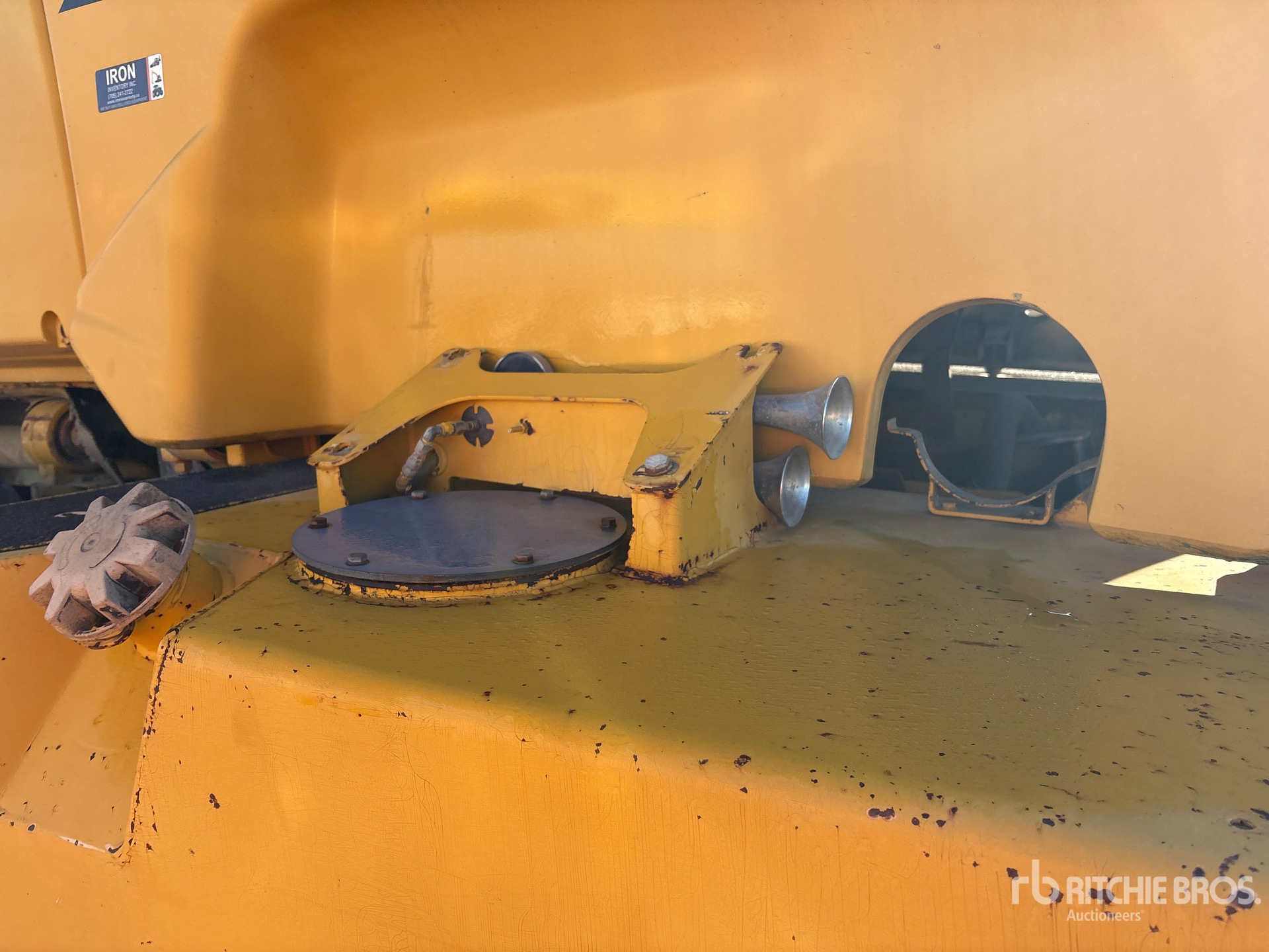 2004 John Deere 250D