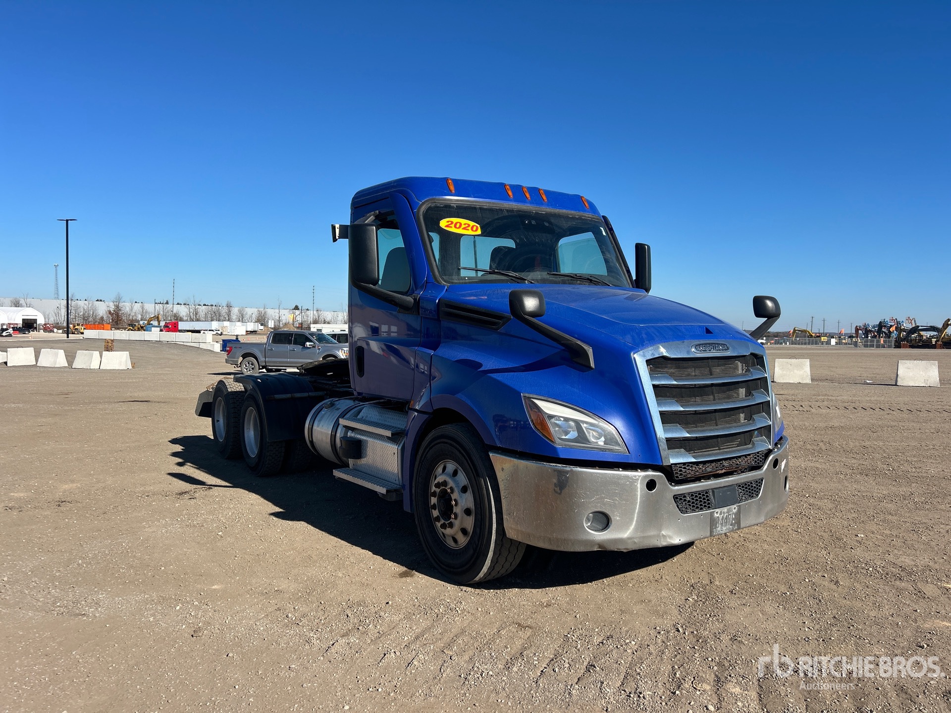 2020 Freightliner CASCADIA 126