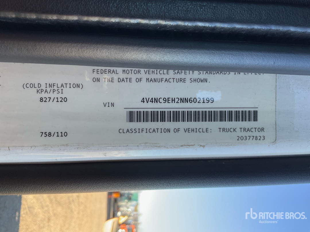 2022 Volvo VNL760
