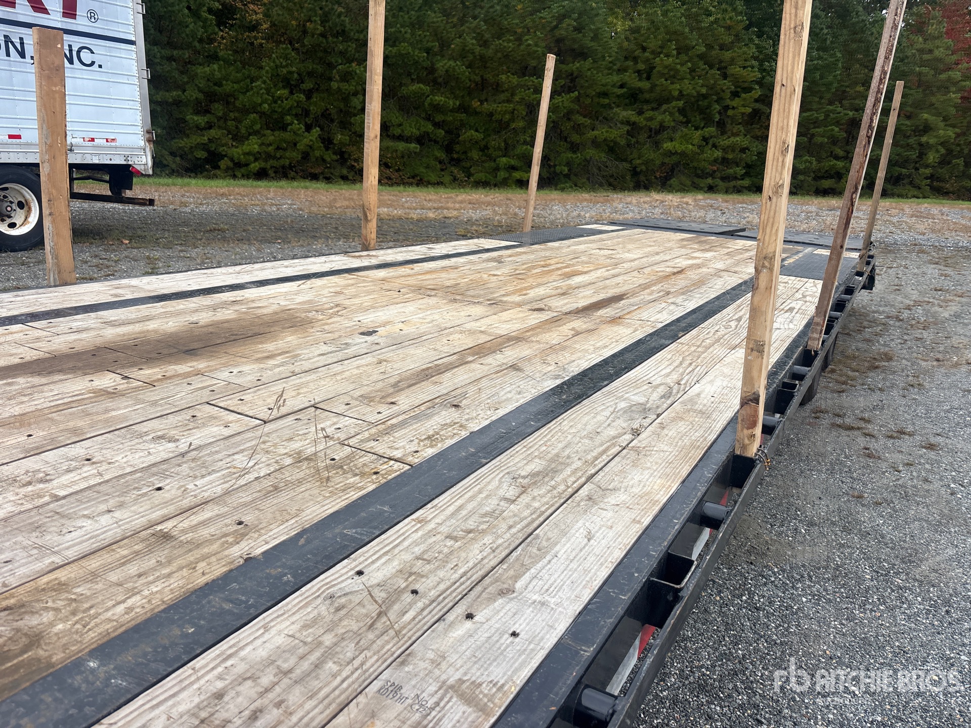 2027 Pj Trailers LQ302