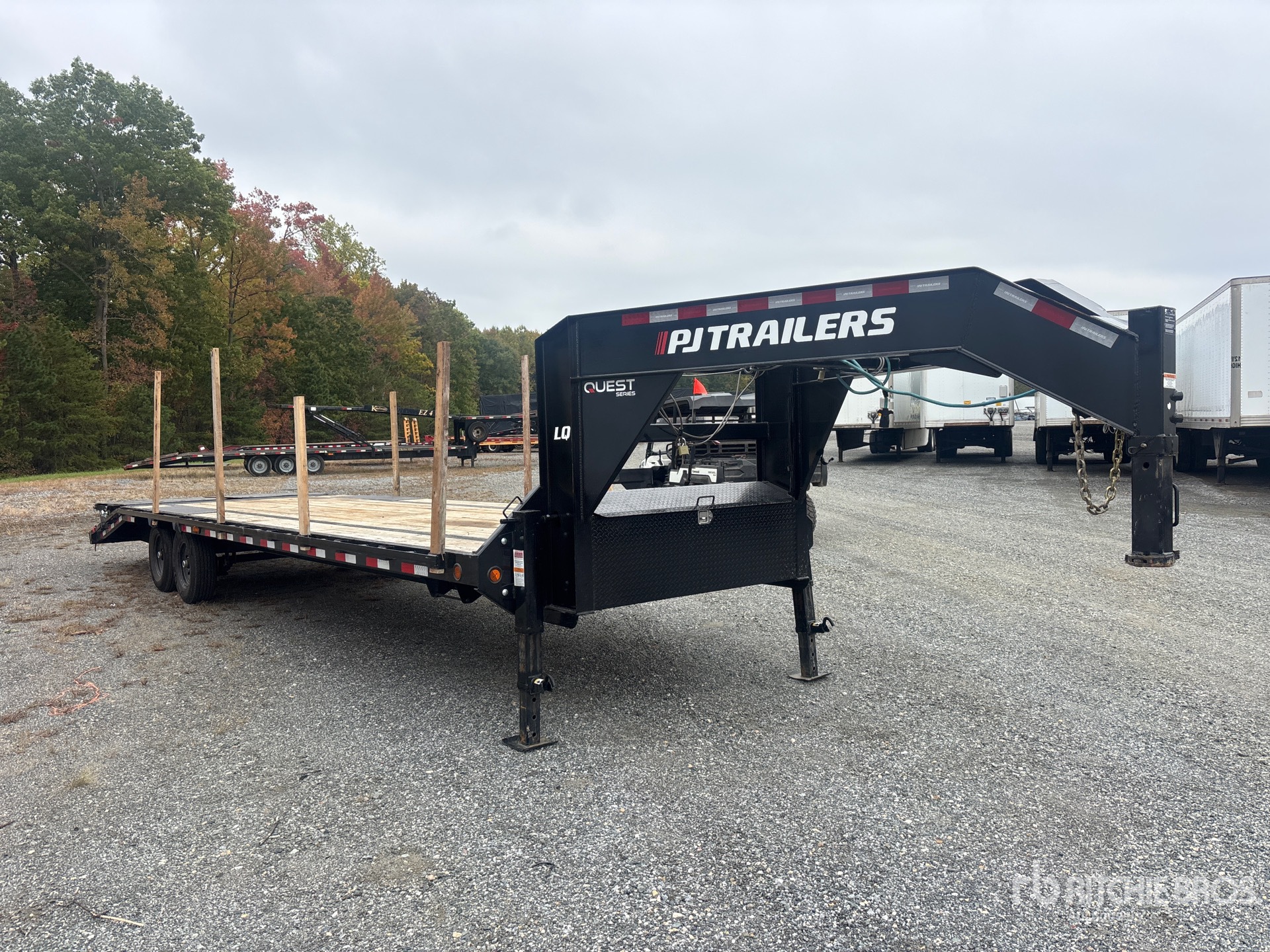 2027 Pj Trailers LQ302