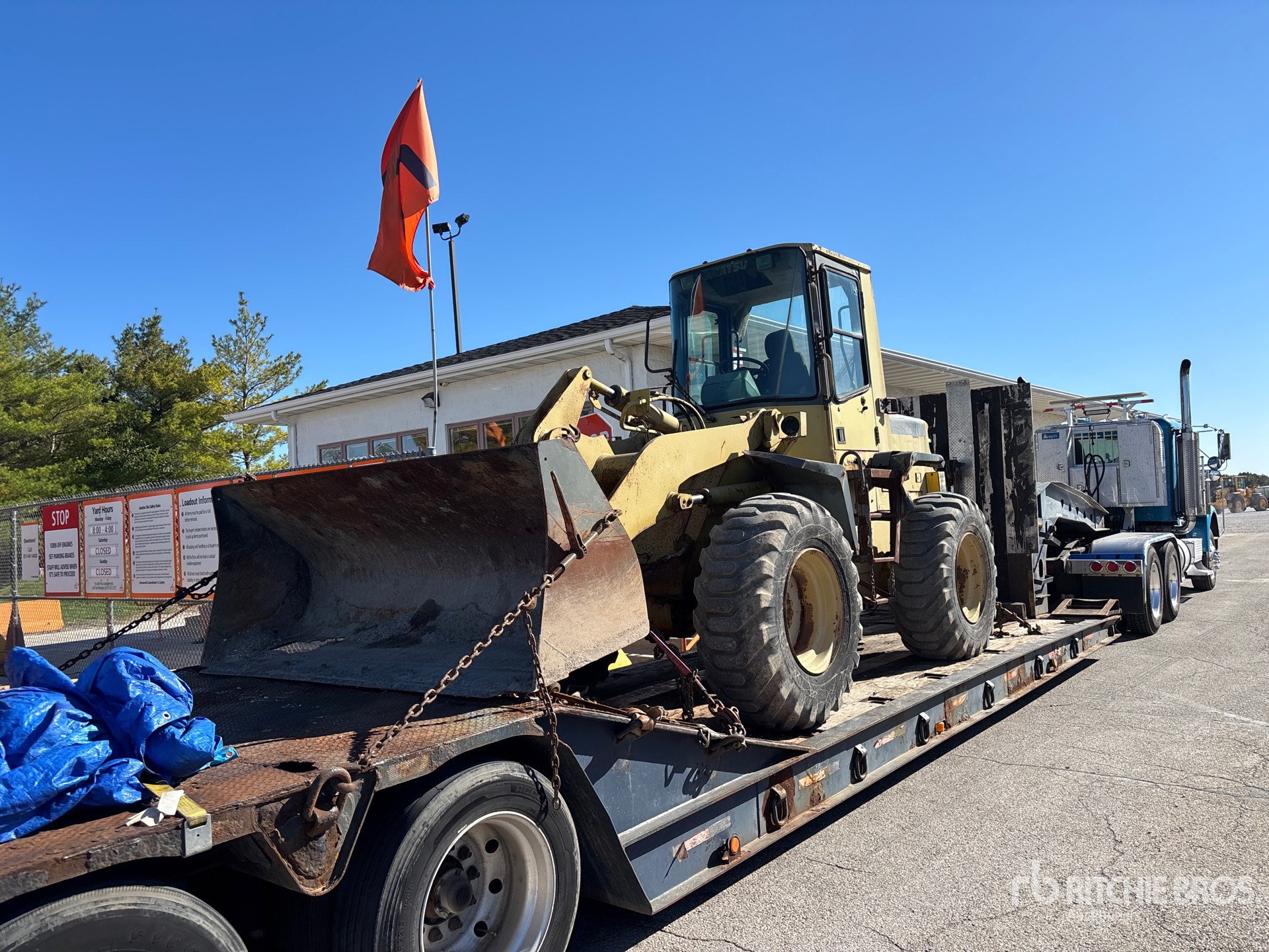 Photo of 1998 Komatsu WA120-3